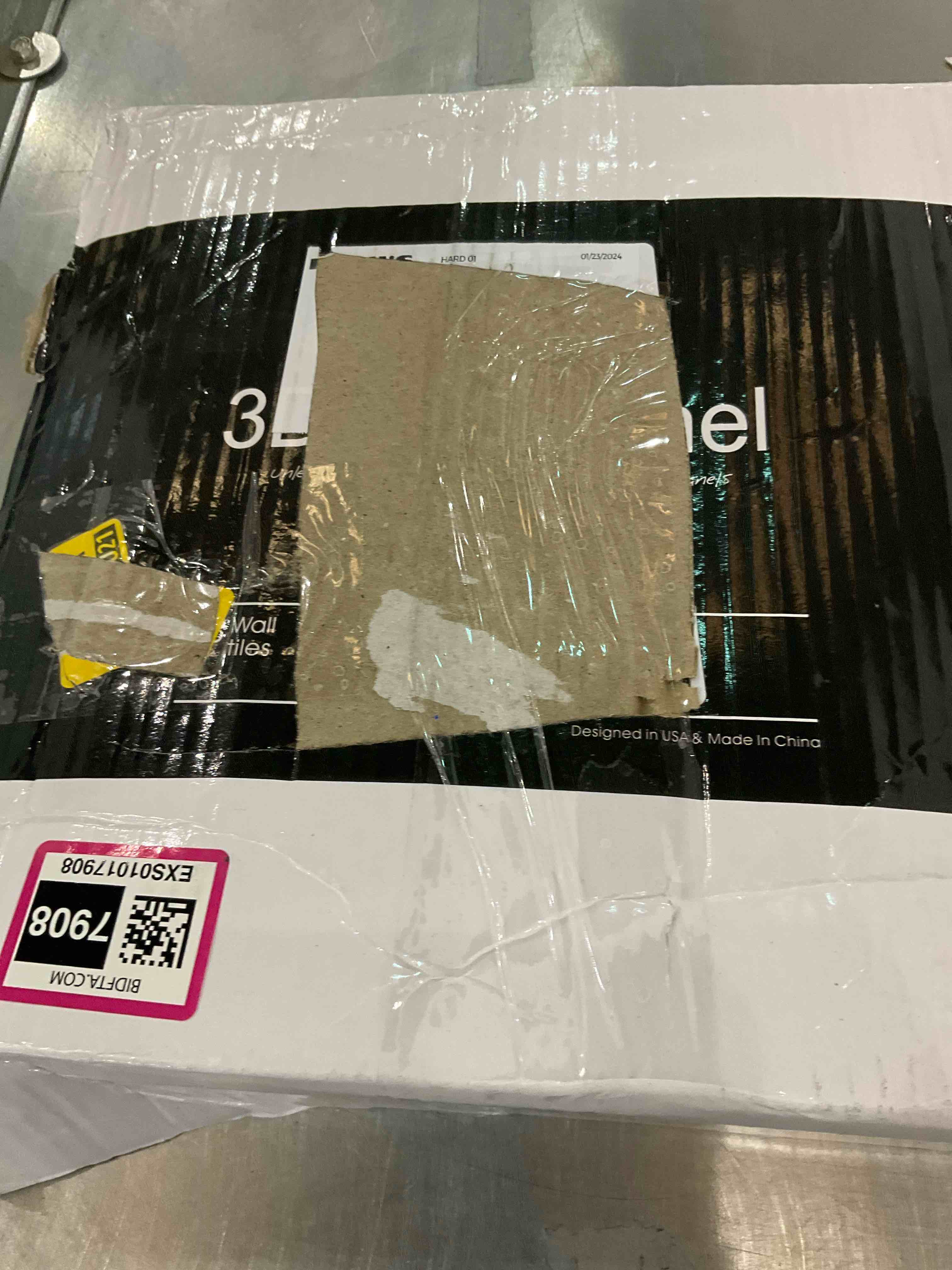 https://s3.amazonaws.com/lotting-images-prod/BargainHunt/EXS01017908_1708099940822.jpeg