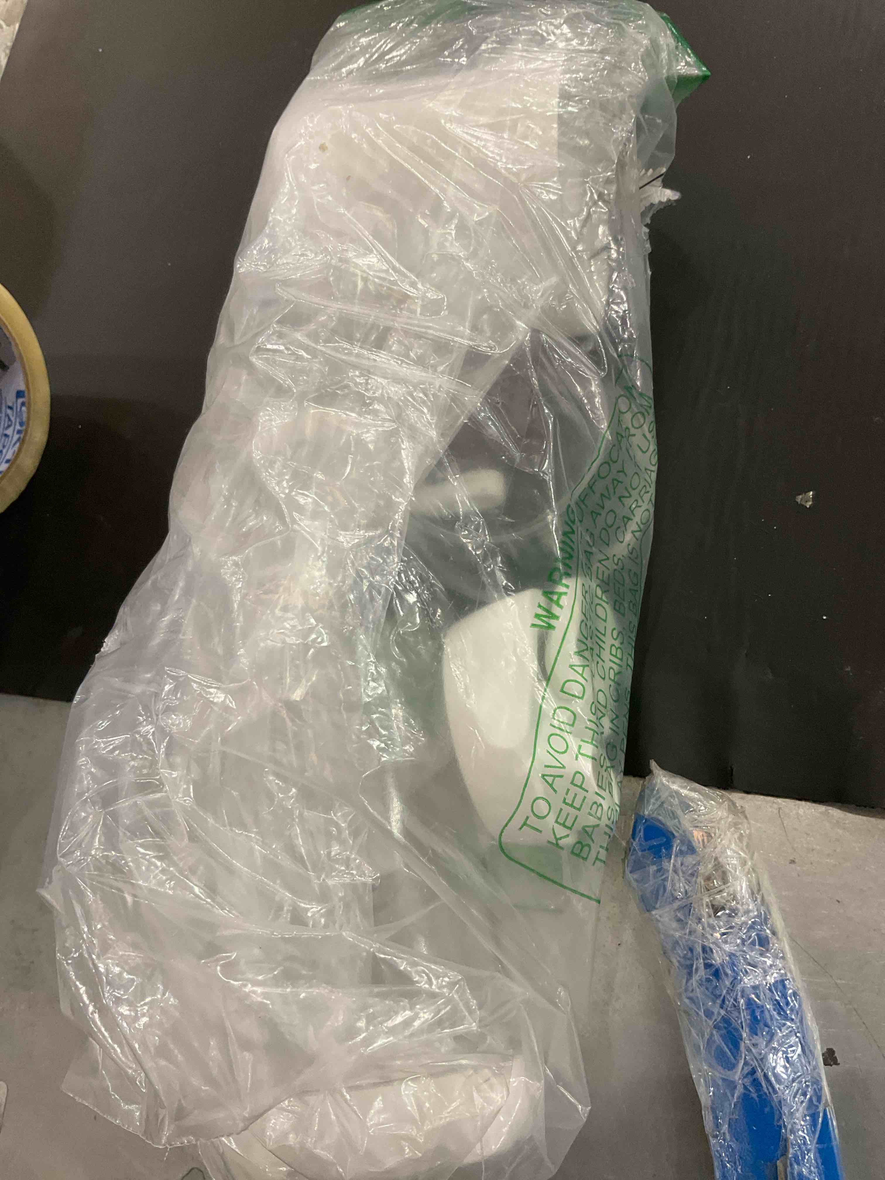 https://s3.amazonaws.com/lotting-images-prod/BargainHunt/EXS01018070_1708021652063.jpeg