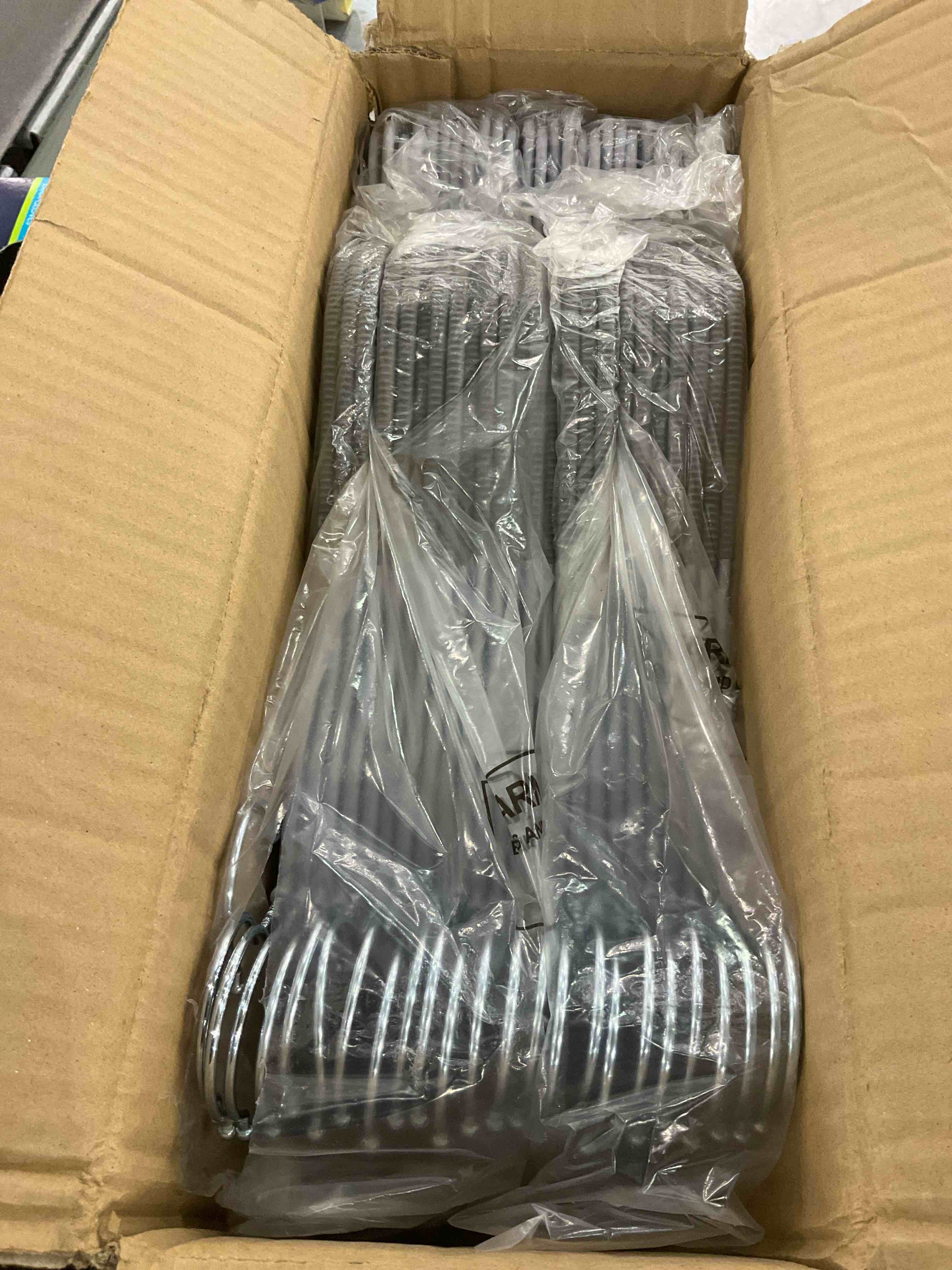 https://s3.amazonaws.com/lotting-images-prod/BargainHunt/EXS01018079_1708521152793.jpeg