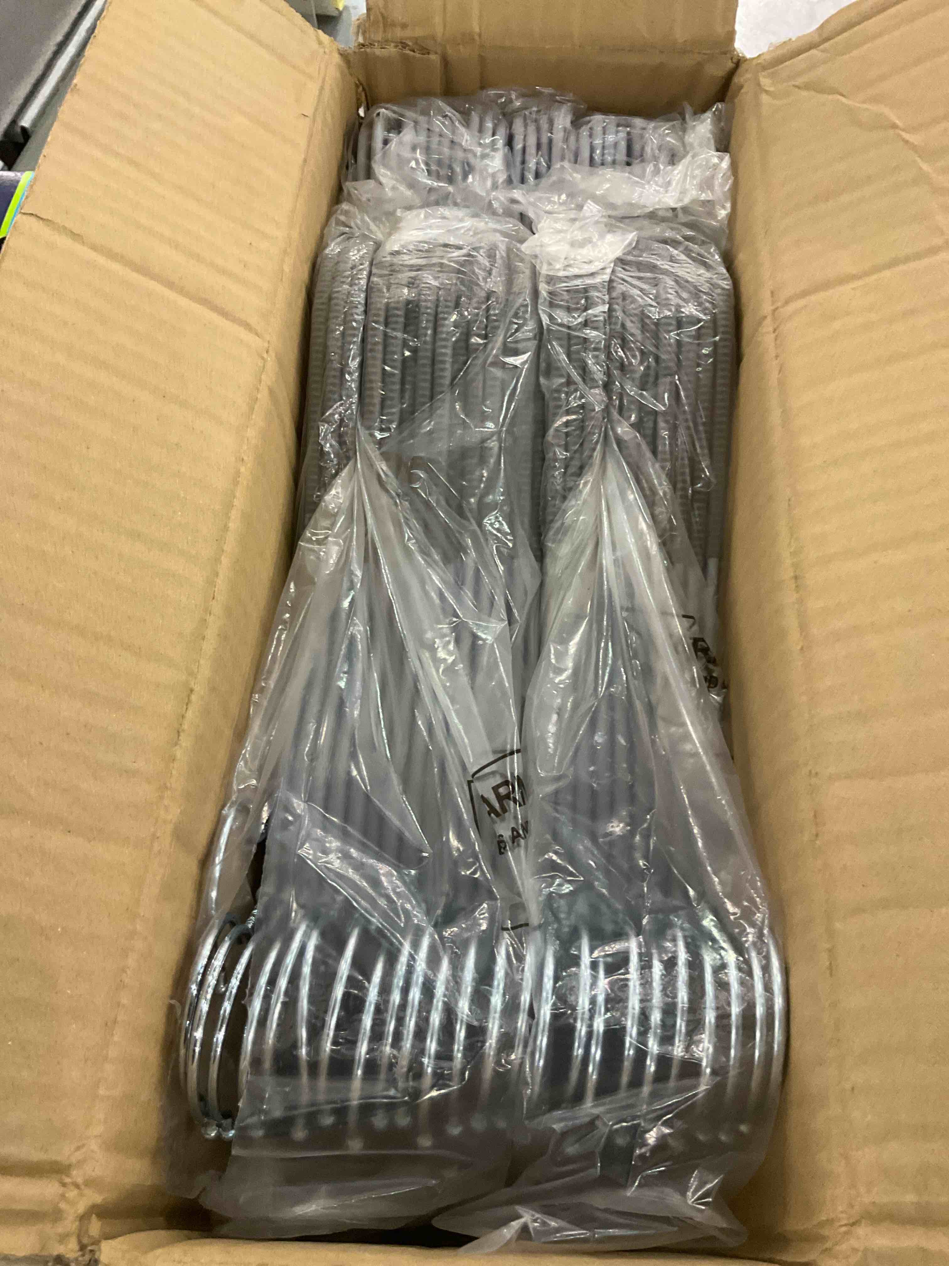 https://s3.amazonaws.com/lotting-images-prod/BargainHunt/EXS01018079_1708521154011.jpeg