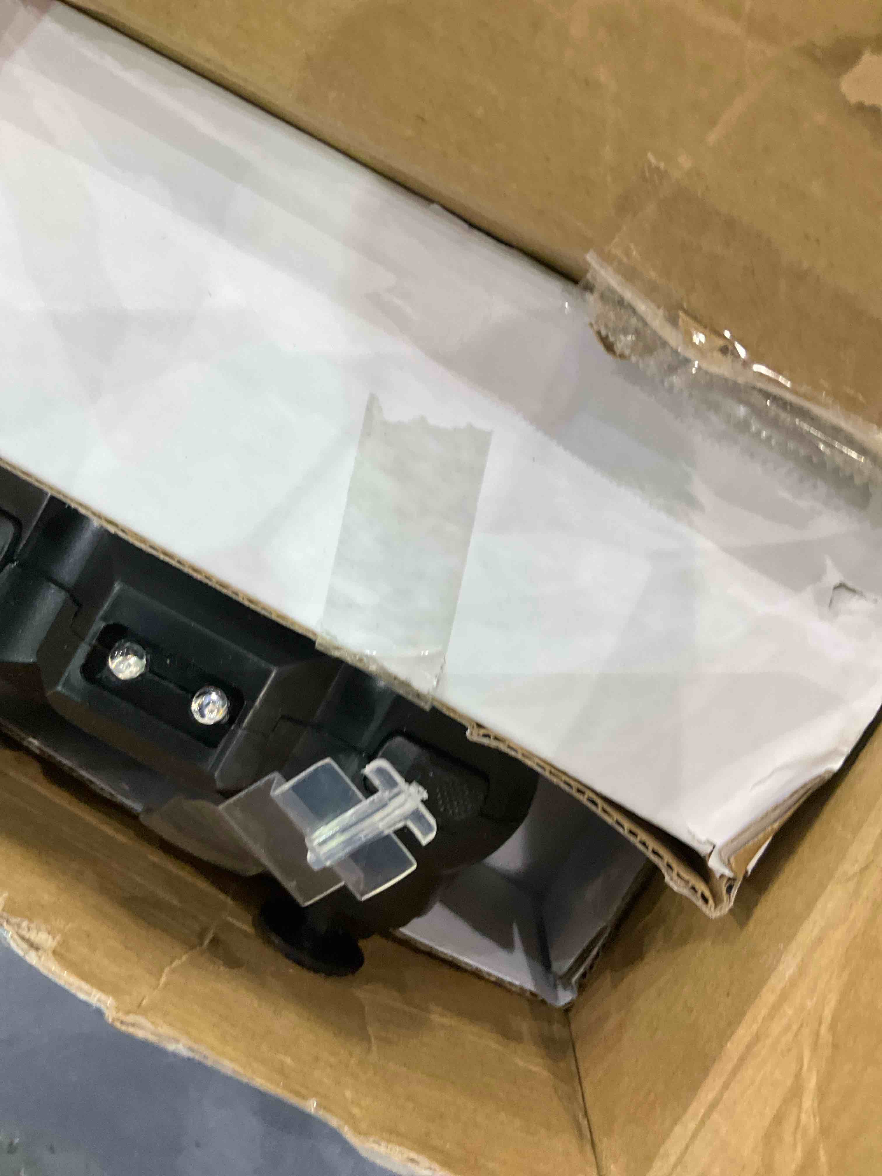 https://s3.amazonaws.com/lotting-images-prod/BargainHunt/EXS01018114_1707741863346.jpeg