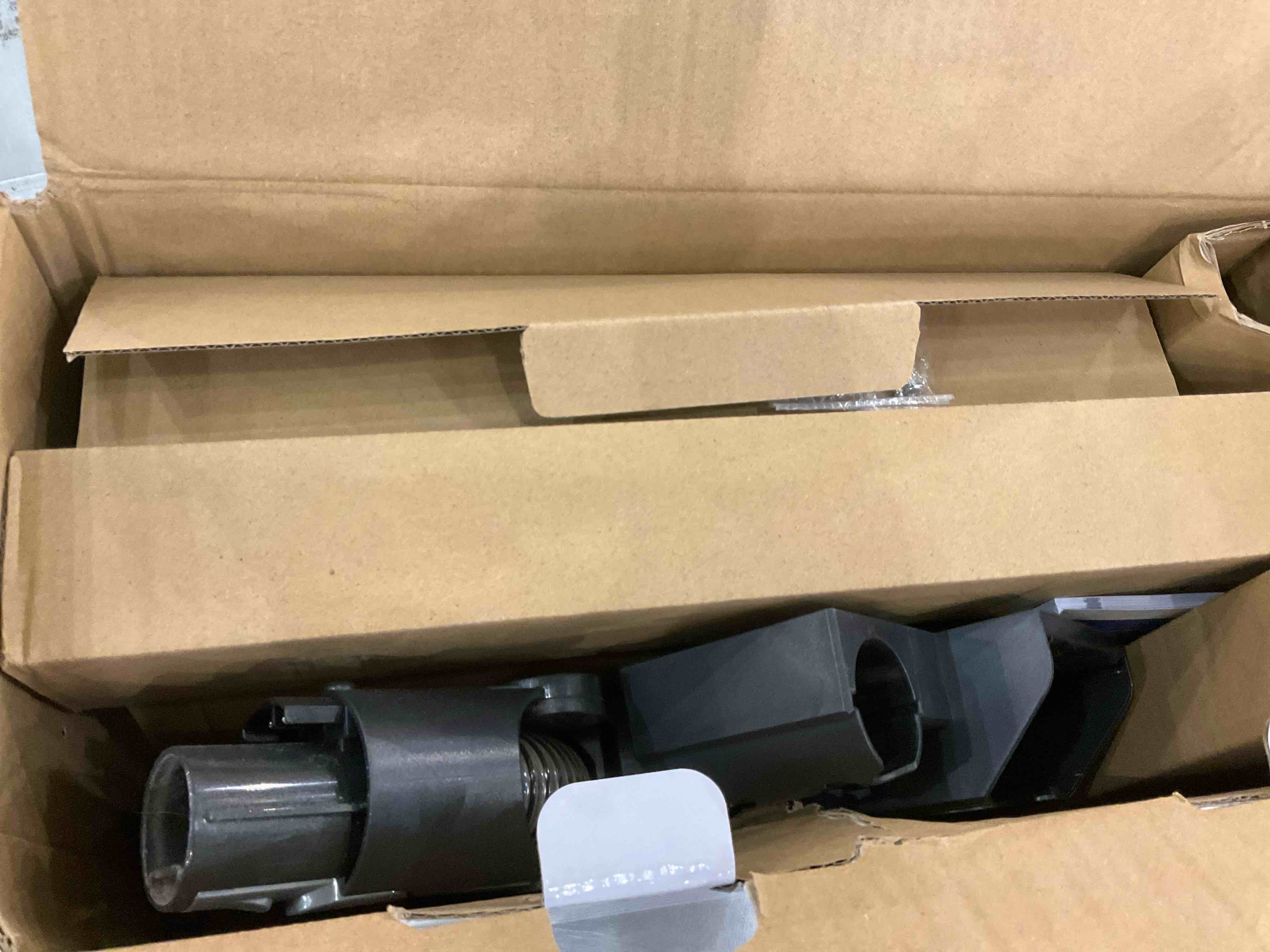 https://s3.amazonaws.com/lotting-images-prod/BargainHunt/EXS01018880_1707404710344.jpeg