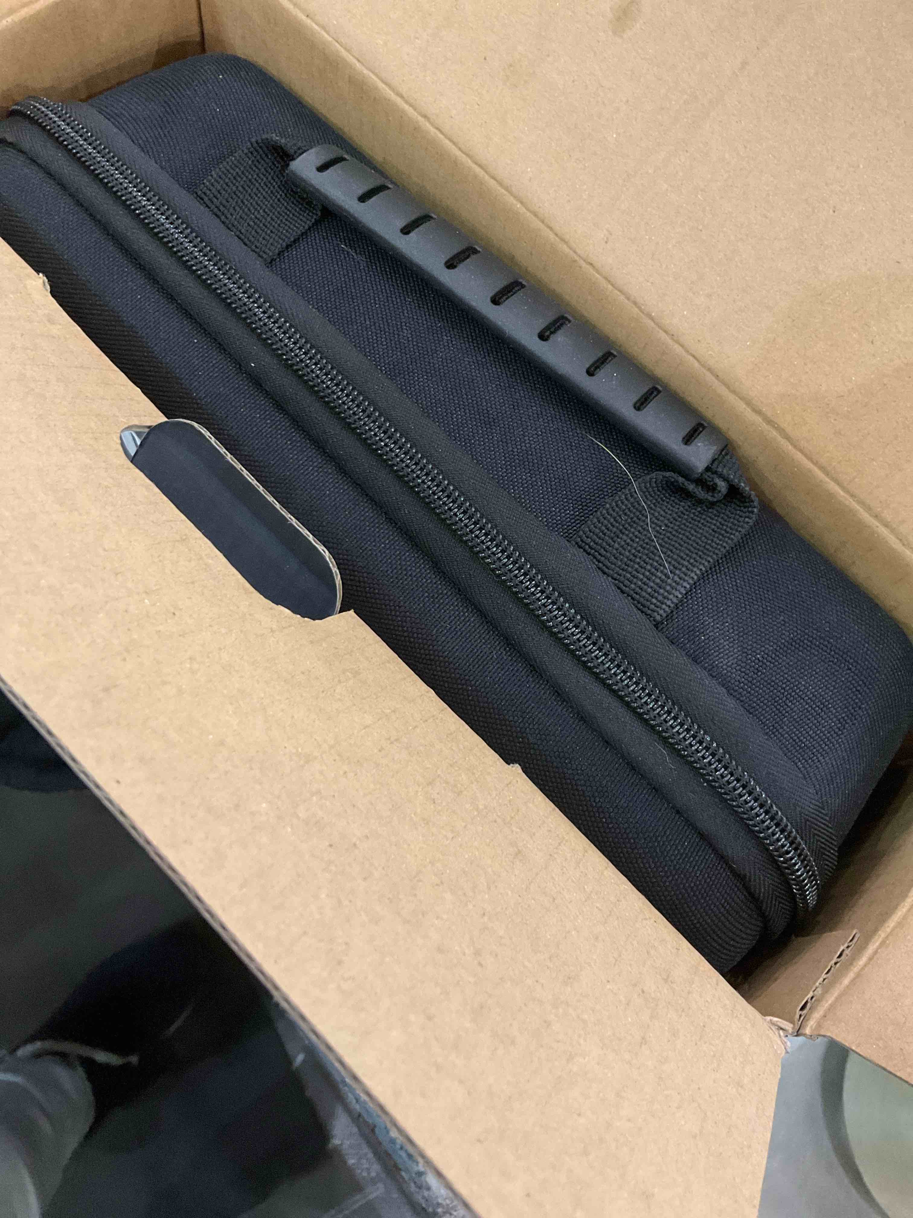 https://s3.amazonaws.com/lotting-images-prod/BargainHunt/EXS01019123_1707249112645.jpeg