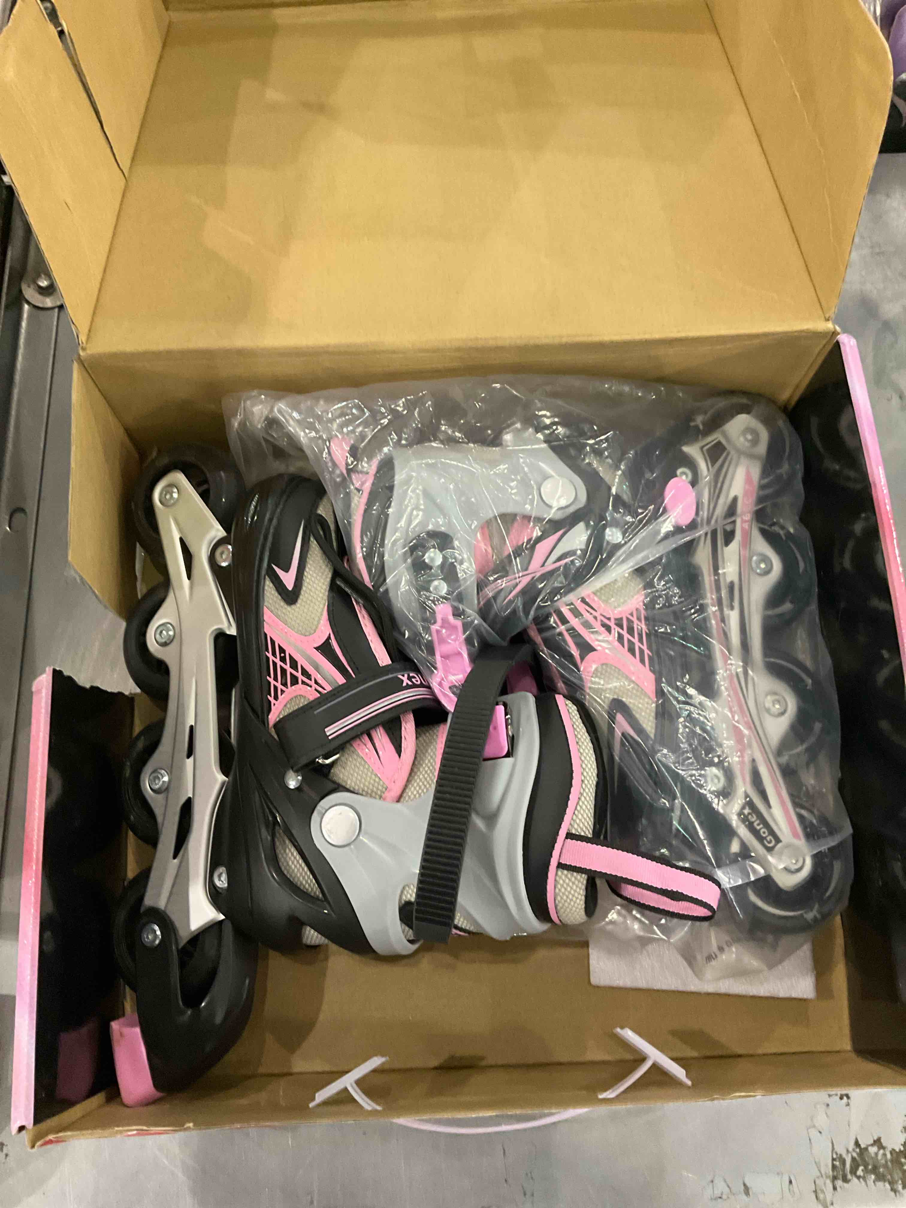 https://s3.amazonaws.com/lotting-images-prod/BargainHunt/EXS01019505_1707224235762.jpeg