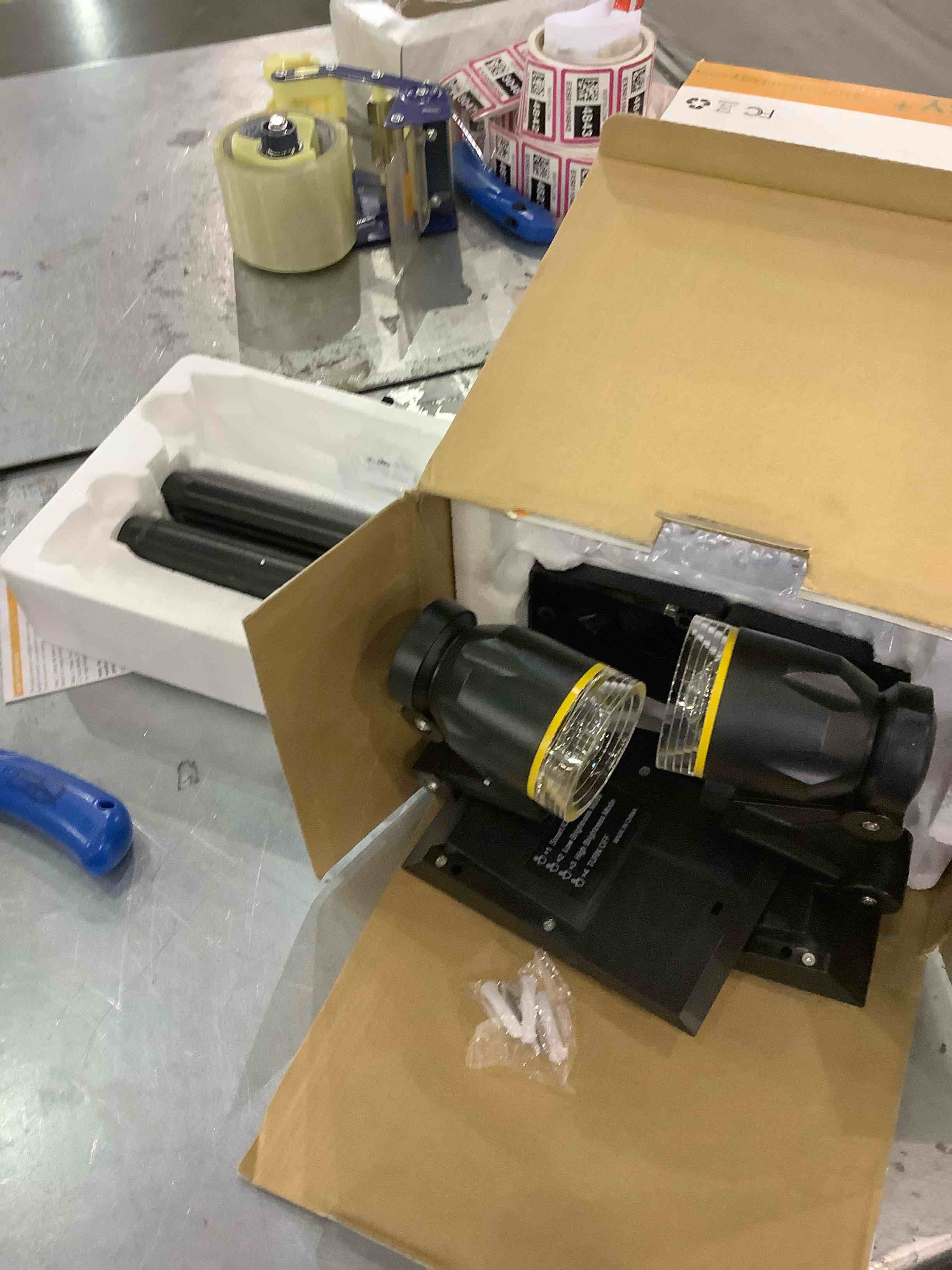 https://s3.amazonaws.com/lotting-images-prod/BargainHunt/EXS01019575_1707222038059.jpeg