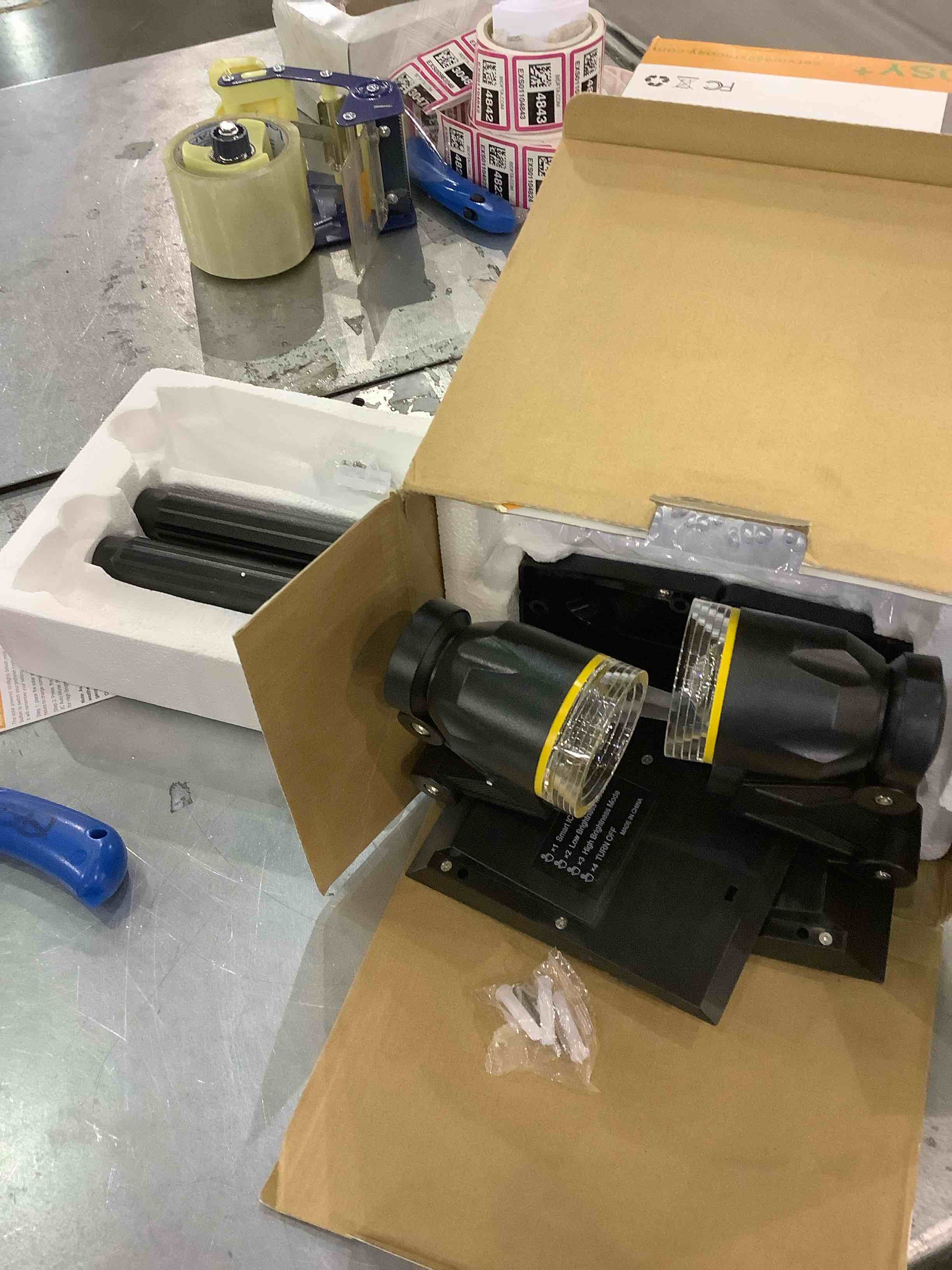 https://s3.amazonaws.com/lotting-images-prod/BargainHunt/EXS01019575_1707222039572.jpeg