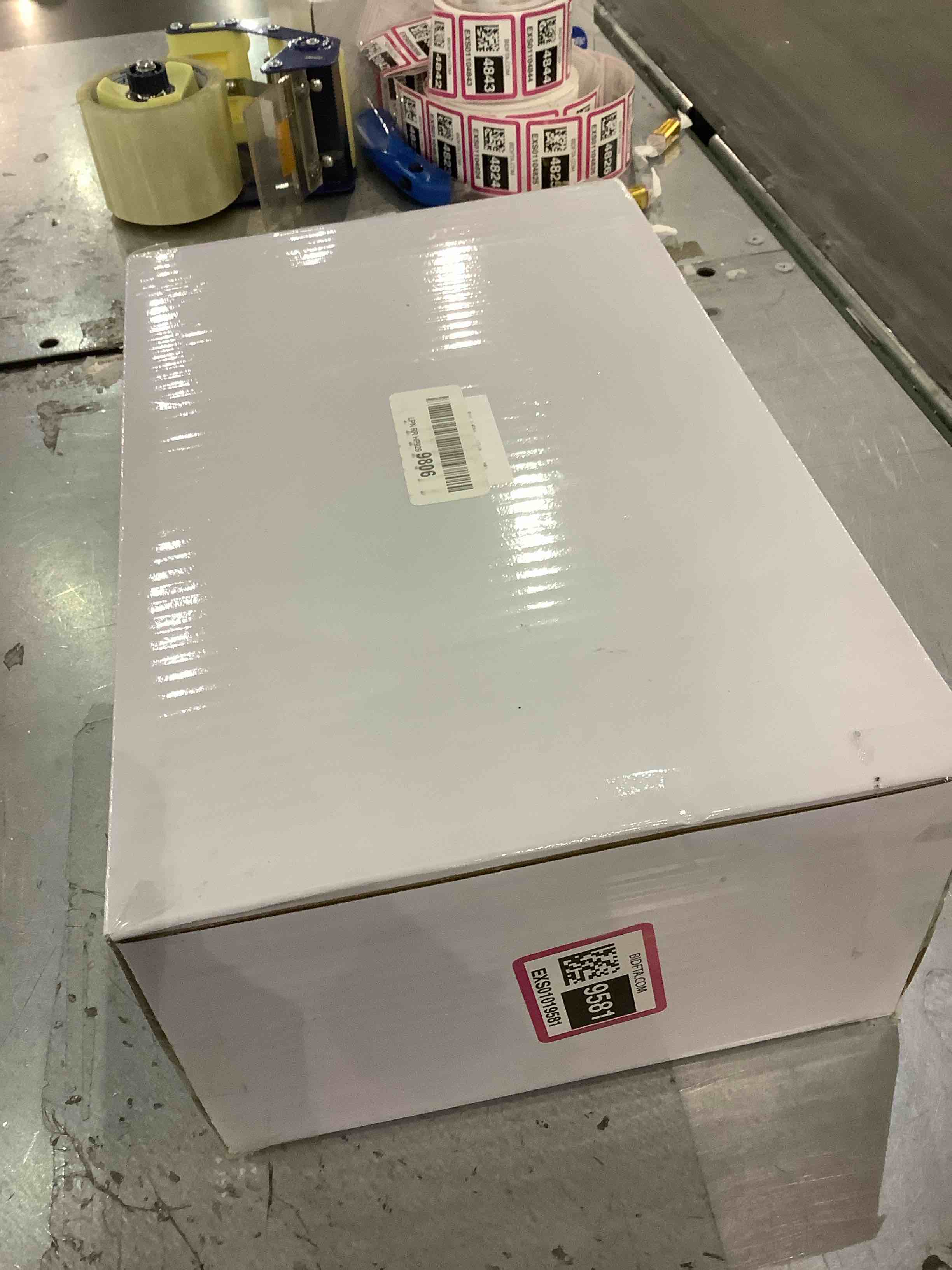 https://s3.amazonaws.com/lotting-images-prod/BargainHunt/EXS01019581_1707222718043.jpeg