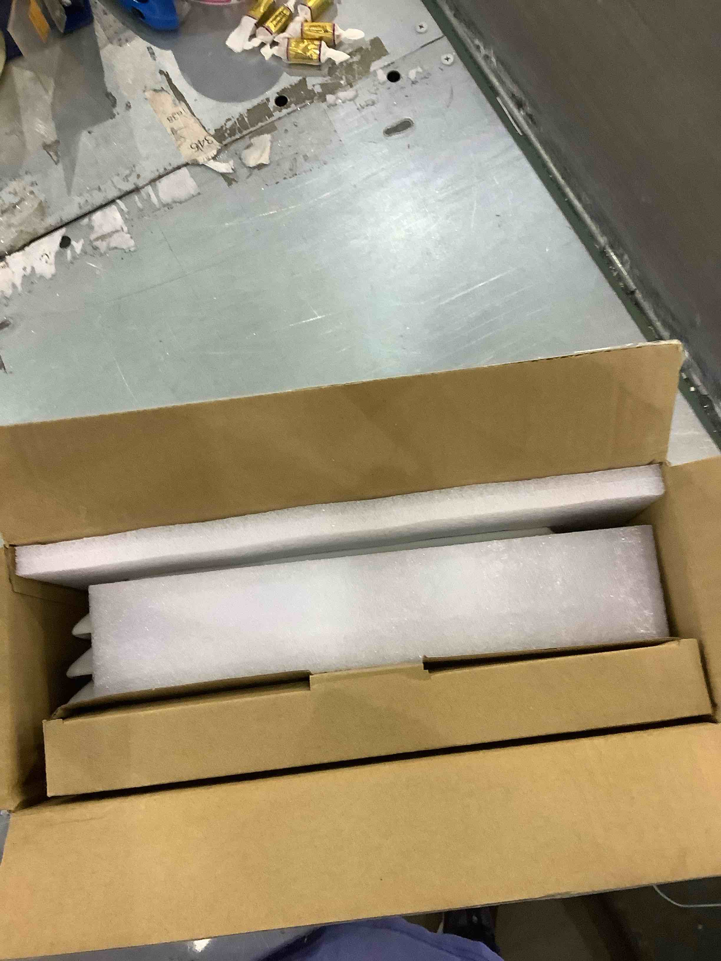 https://s3.amazonaws.com/lotting-images-prod/BargainHunt/EXS01019581_1707222738291.jpeg