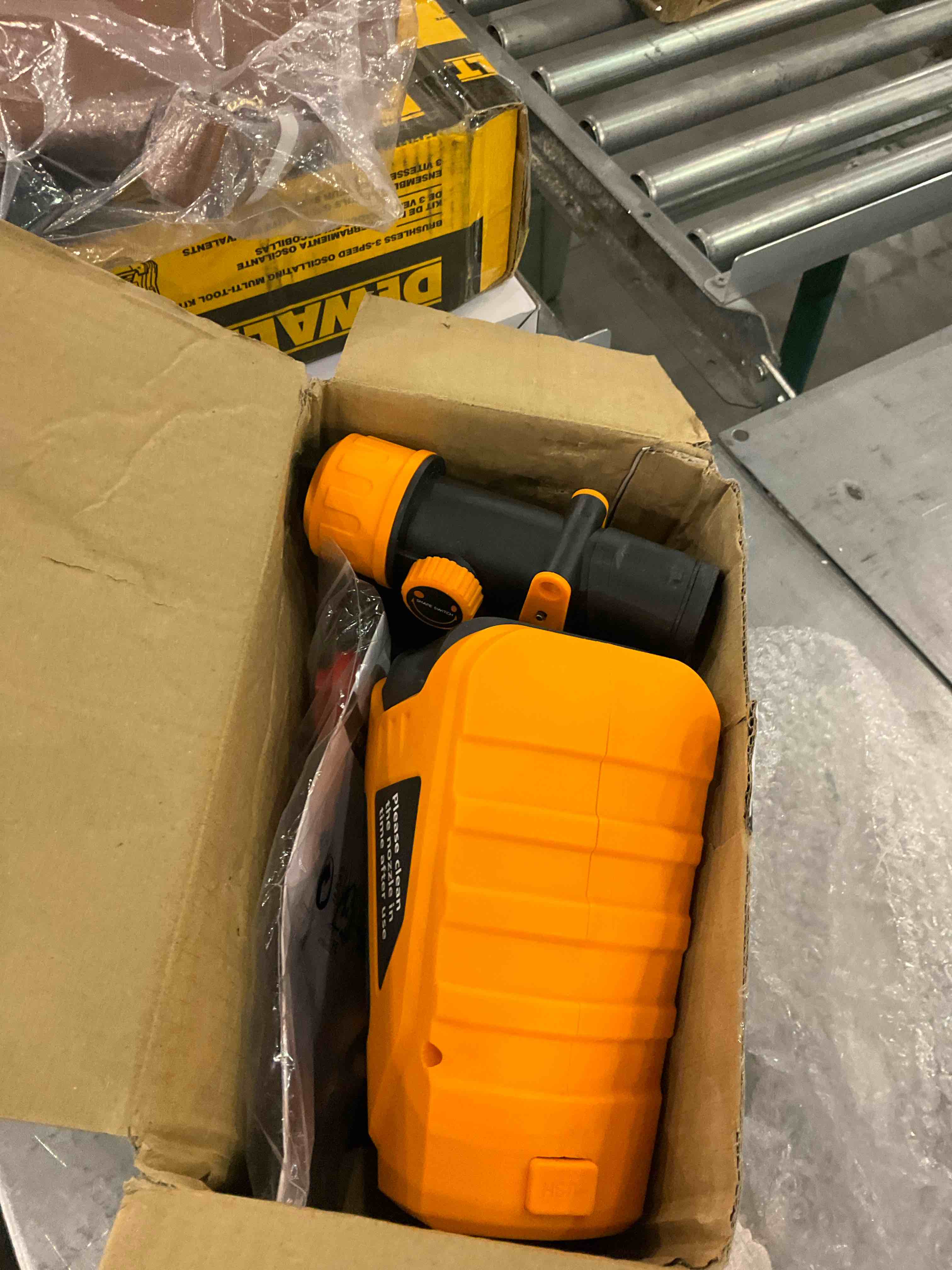 https://s3.amazonaws.com/lotting-images-prod/BargainHunt/EXS01019722_1707308846910.jpeg