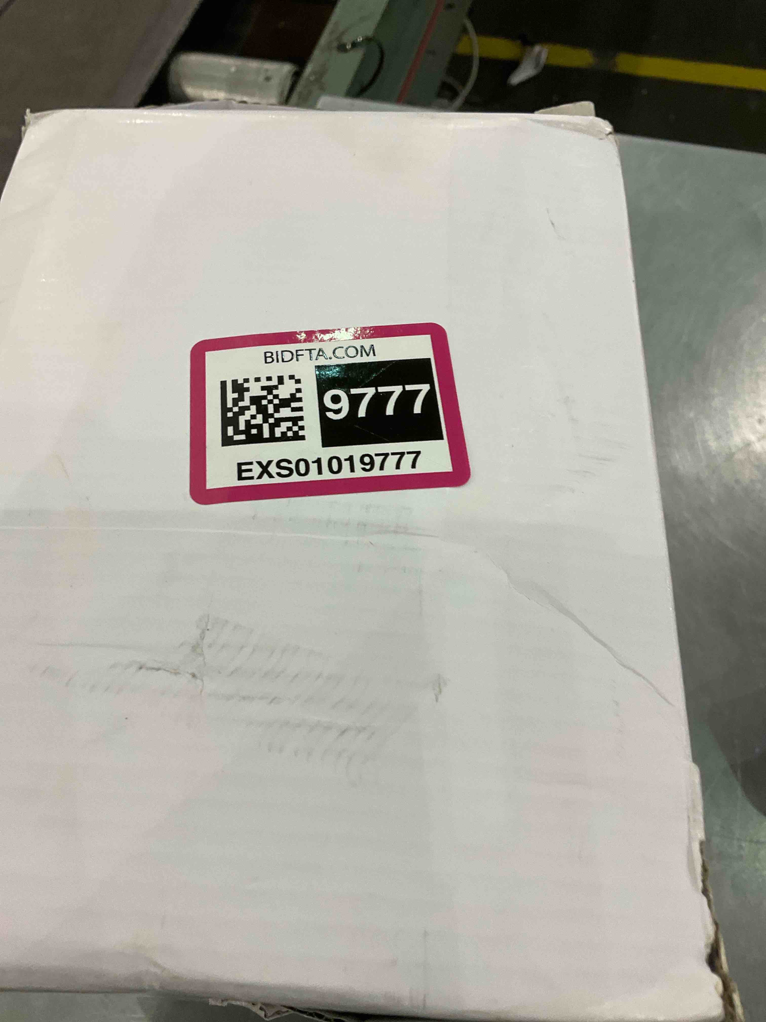 https://s3.amazonaws.com/lotting-images-prod/BargainHunt/EXS01019777_1707399222345.jpeg