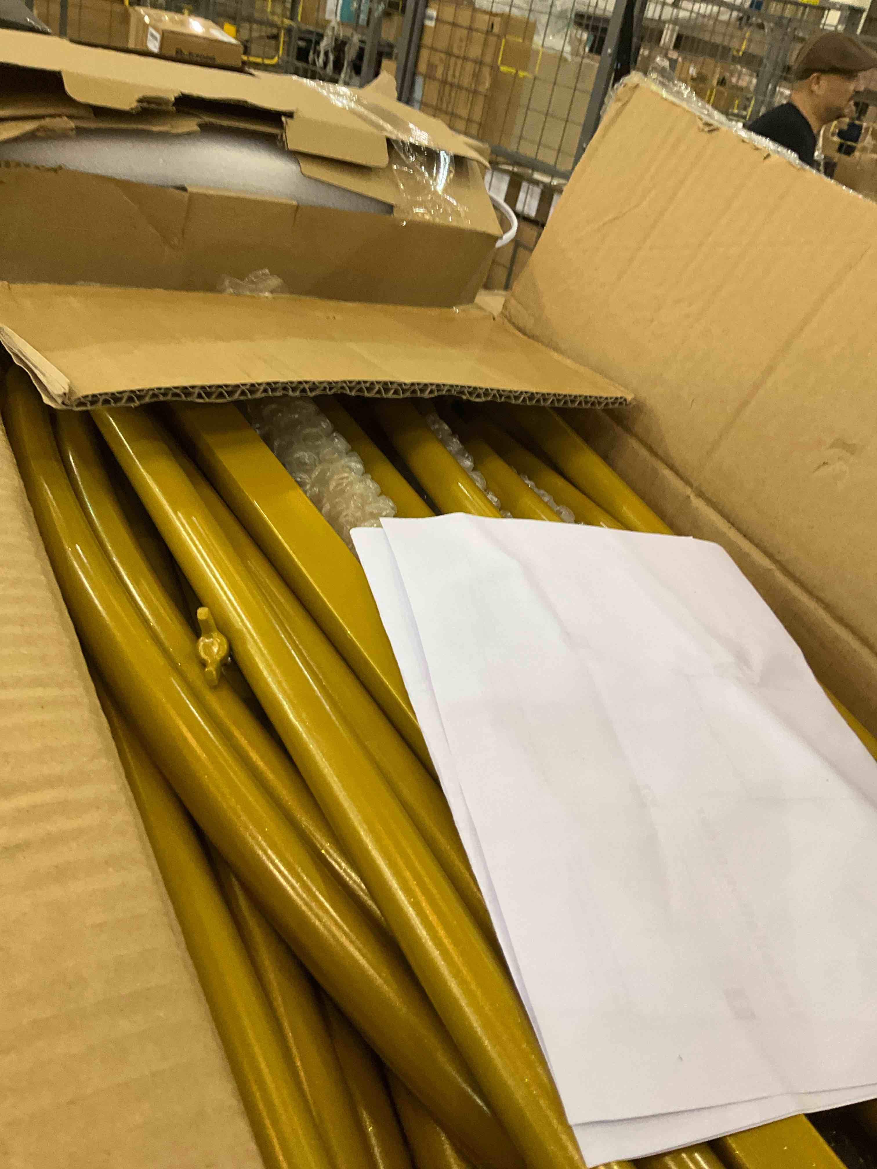https://s3.amazonaws.com/lotting-images-prod/BargainHunt/EXS01020013_1708011910003.jpeg