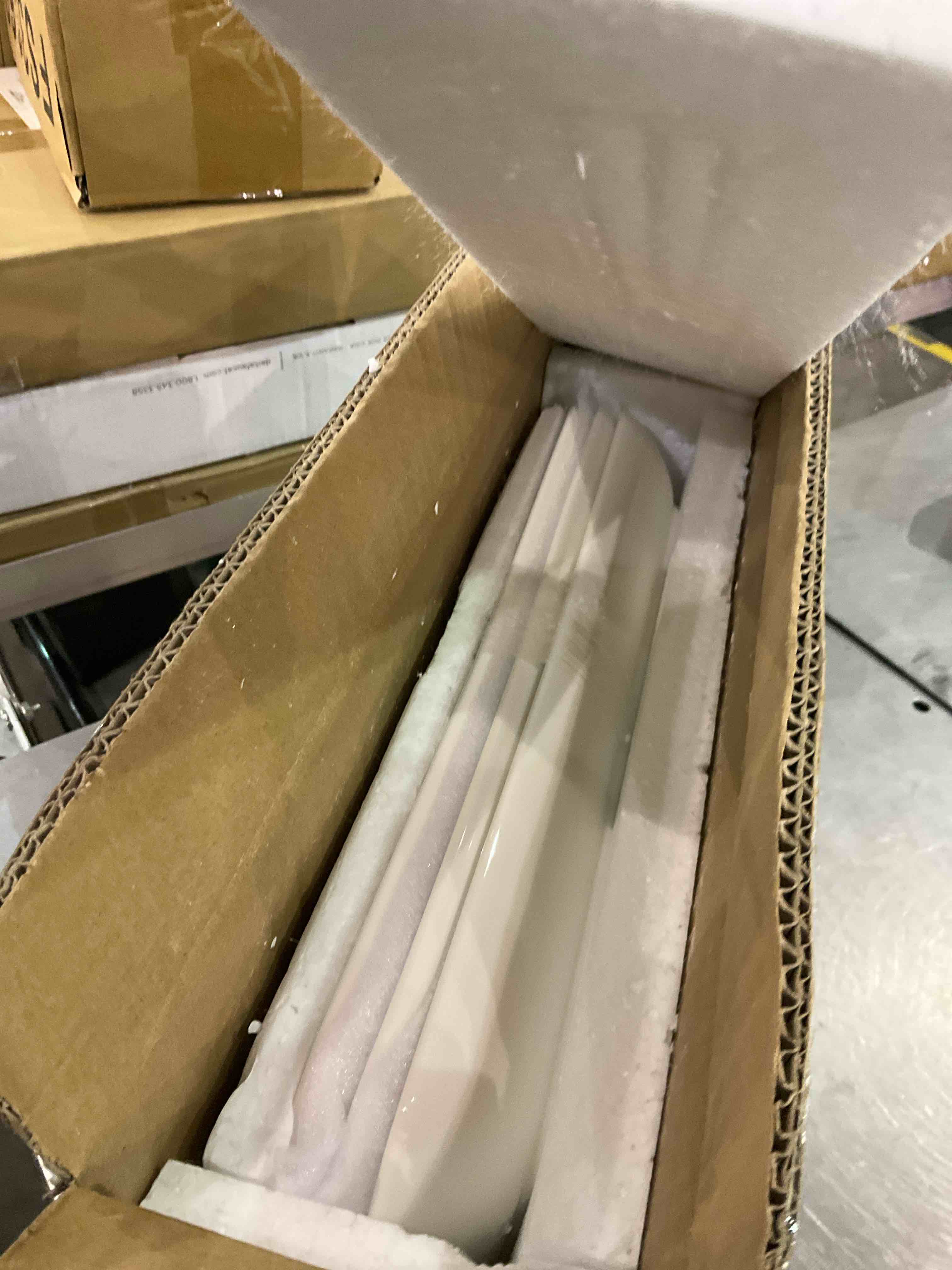 https://s3.amazonaws.com/lotting-images-prod/BargainHunt/EXS01020030_1708087252274.jpeg