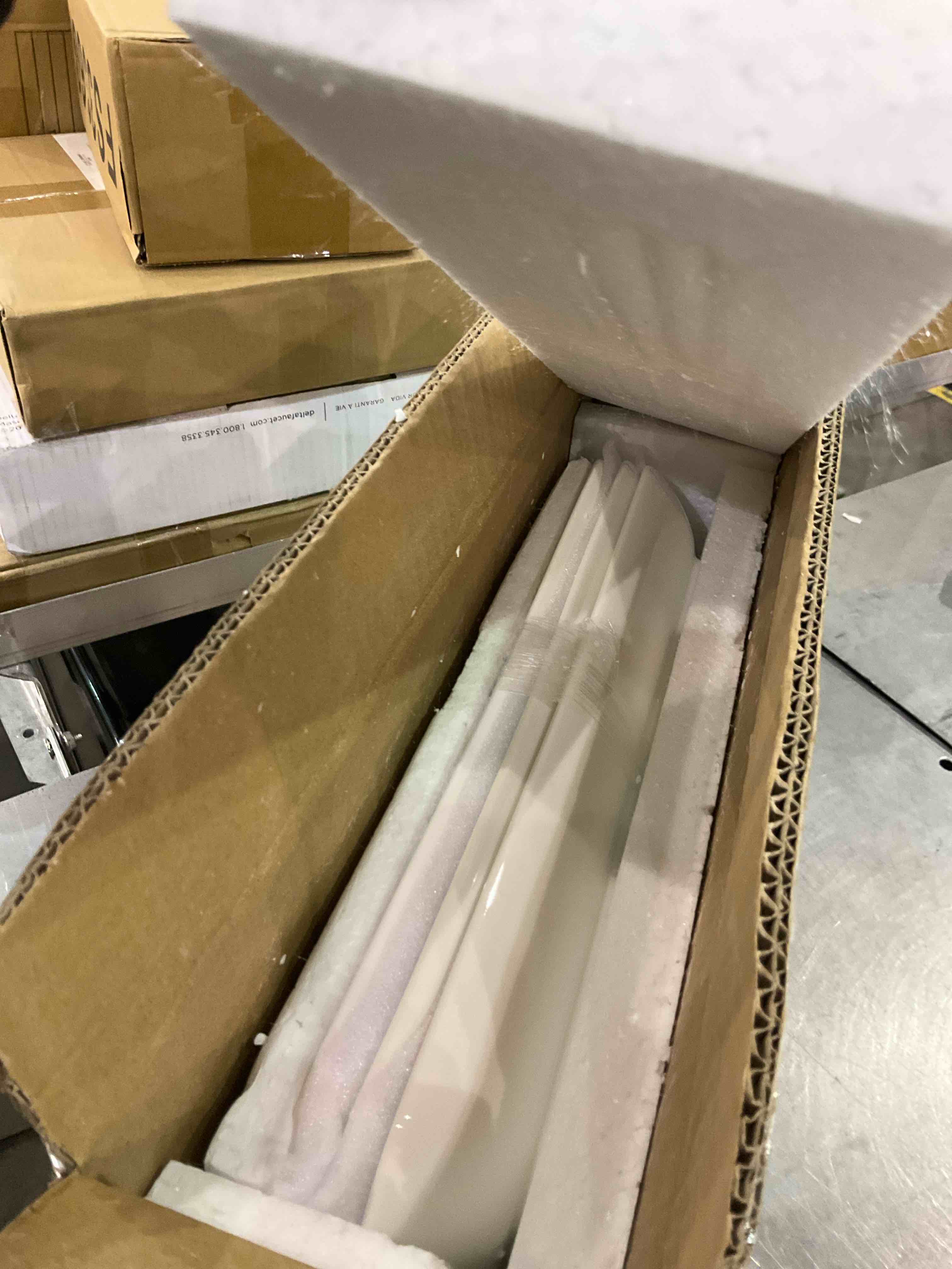 https://s3.amazonaws.com/lotting-images-prod/BargainHunt/EXS01020030_1708087253629.jpeg