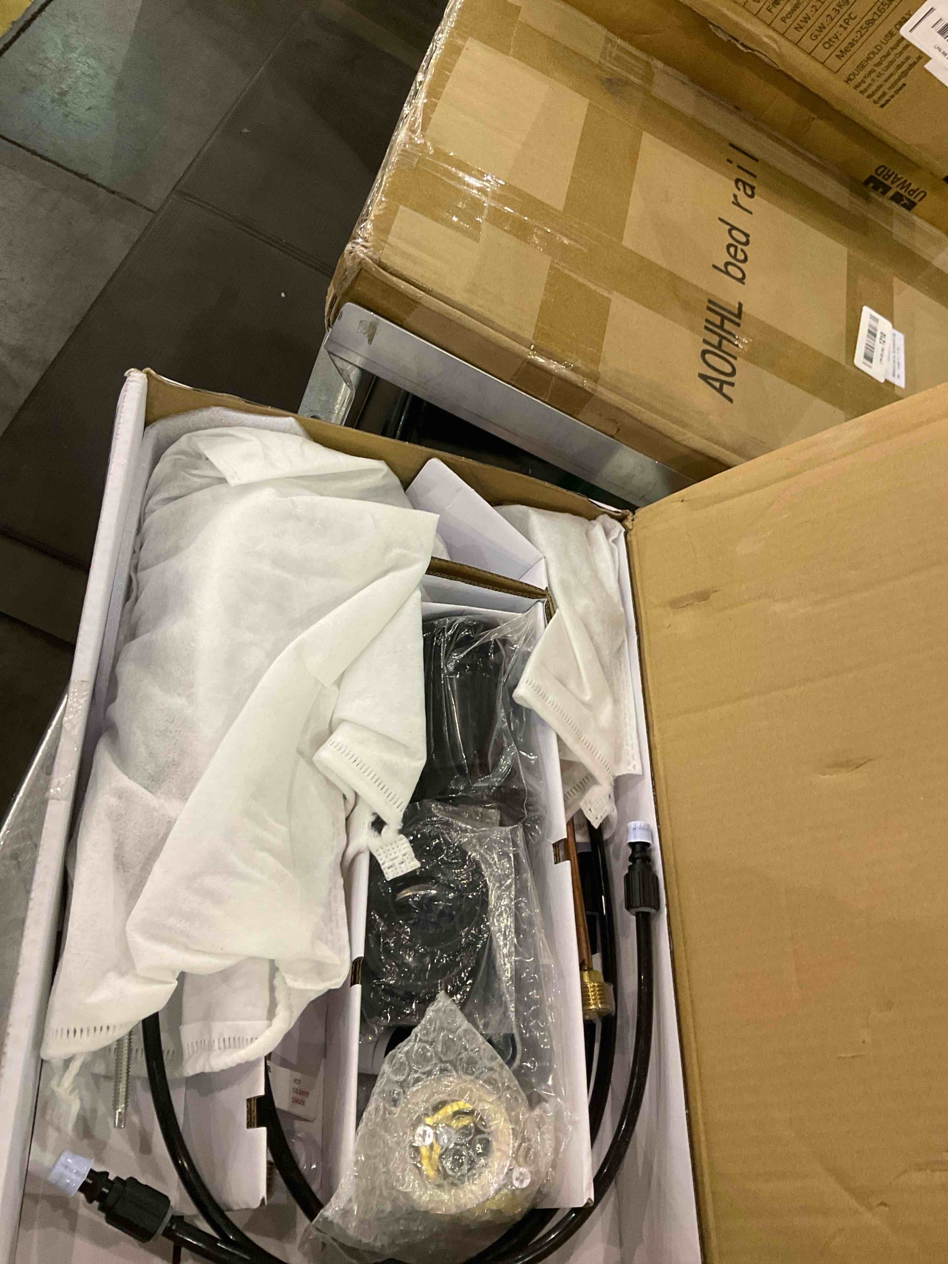 https://s3.amazonaws.com/lotting-images-prod/BargainHunt/EXS01020032_1708087427574.jpeg