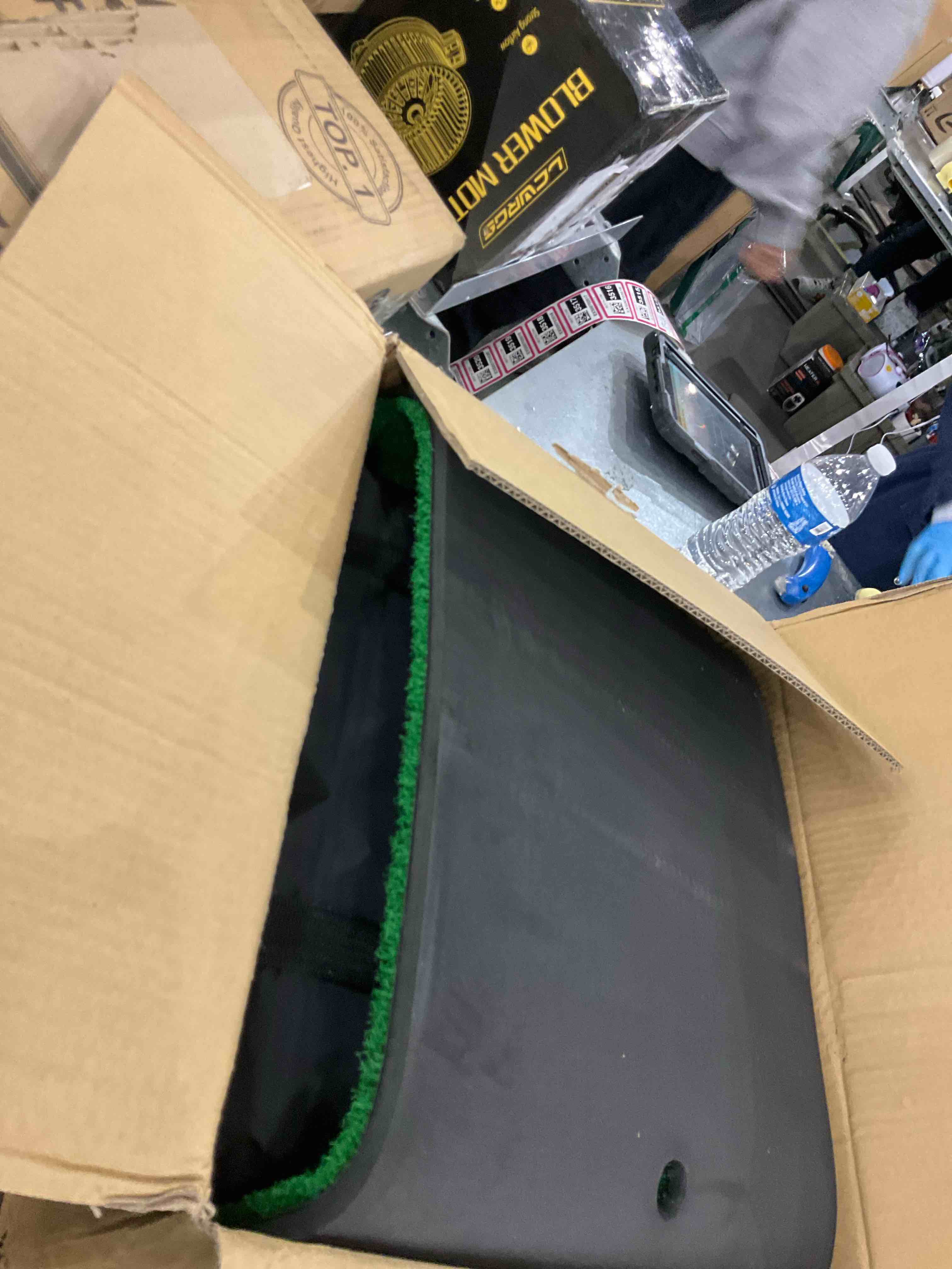 https://s3.amazonaws.com/lotting-images-prod/BargainHunt/EXS01020136_1708349309425.jpeg