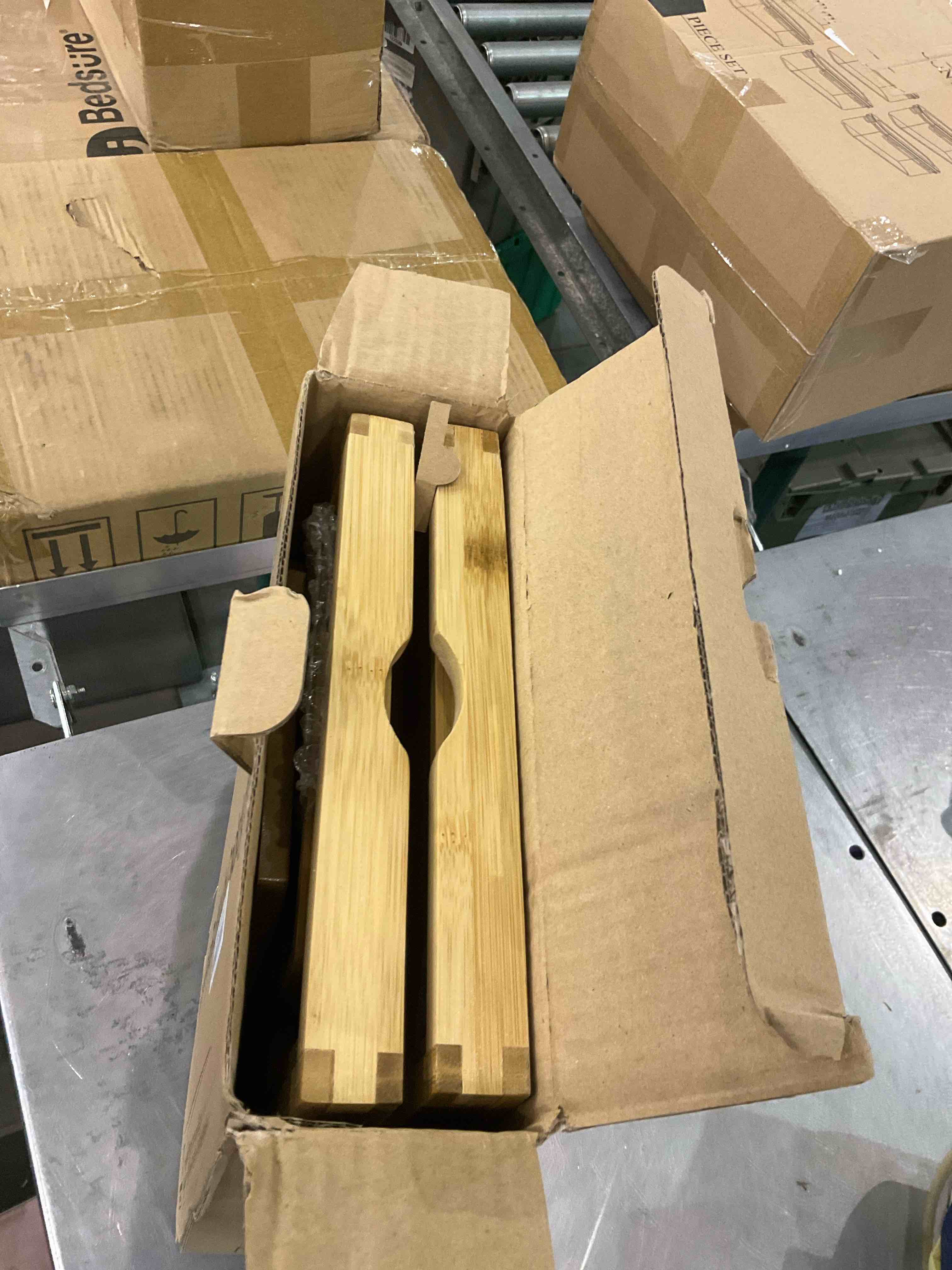 https://s3.amazonaws.com/lotting-images-prod/BargainHunt/EXS01020138_1708349414426.jpeg
