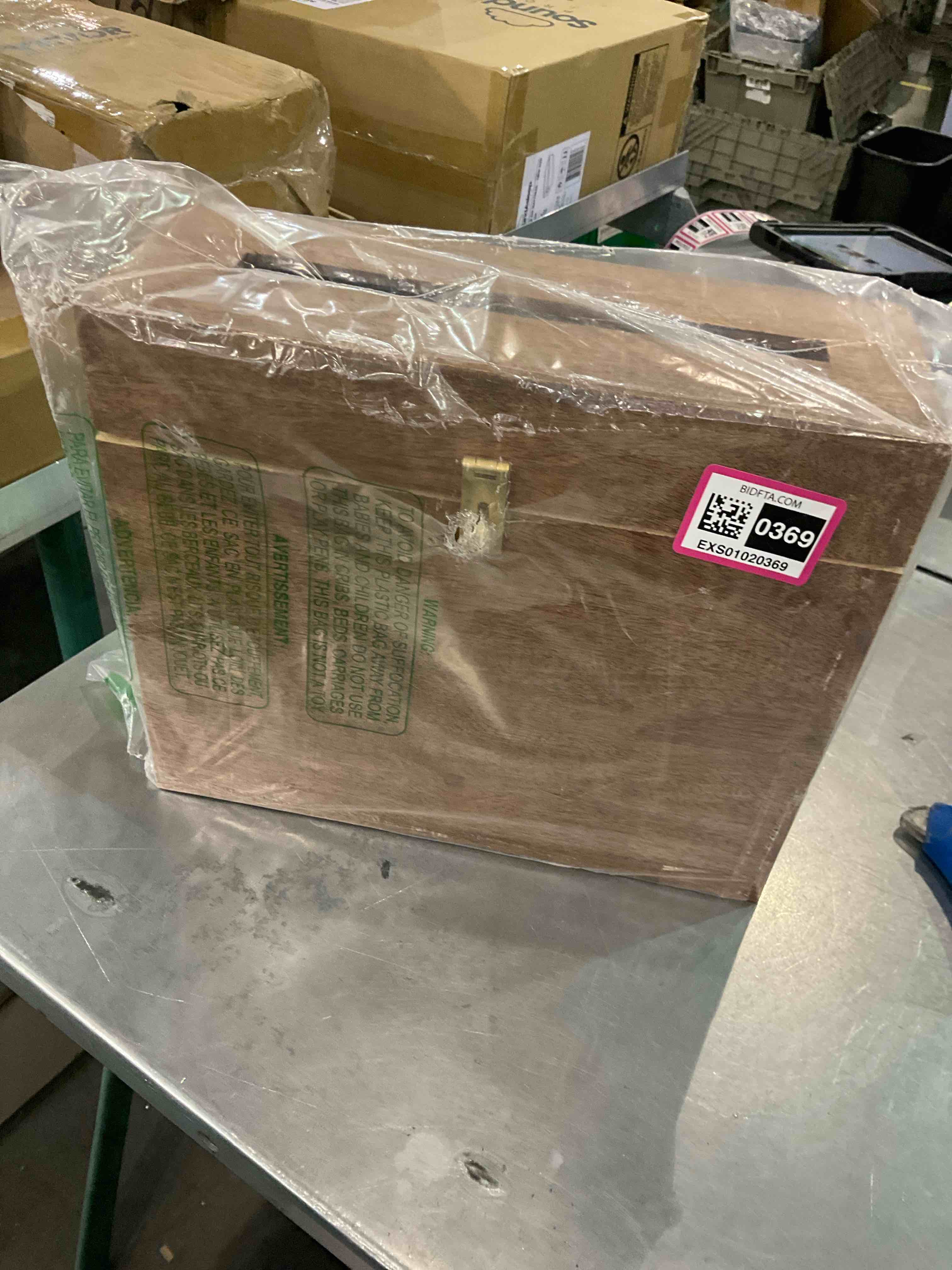 https://s3.amazonaws.com/lotting-images-prod/BargainHunt/EXS01020369_1708432503441.jpeg