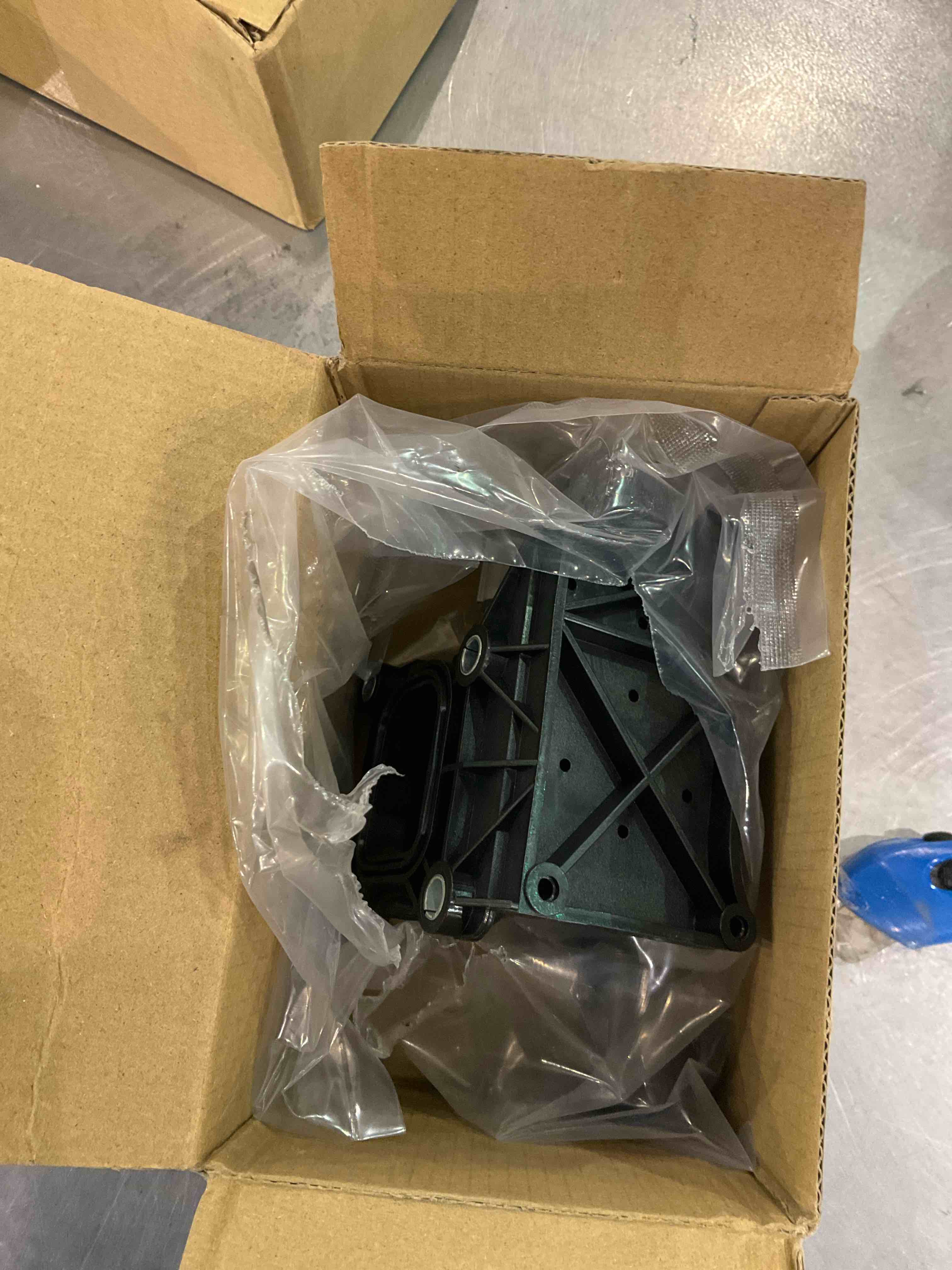 https://s3.amazonaws.com/lotting-images-prod/BargainHunt/EXS01020371_1708432599035.jpeg