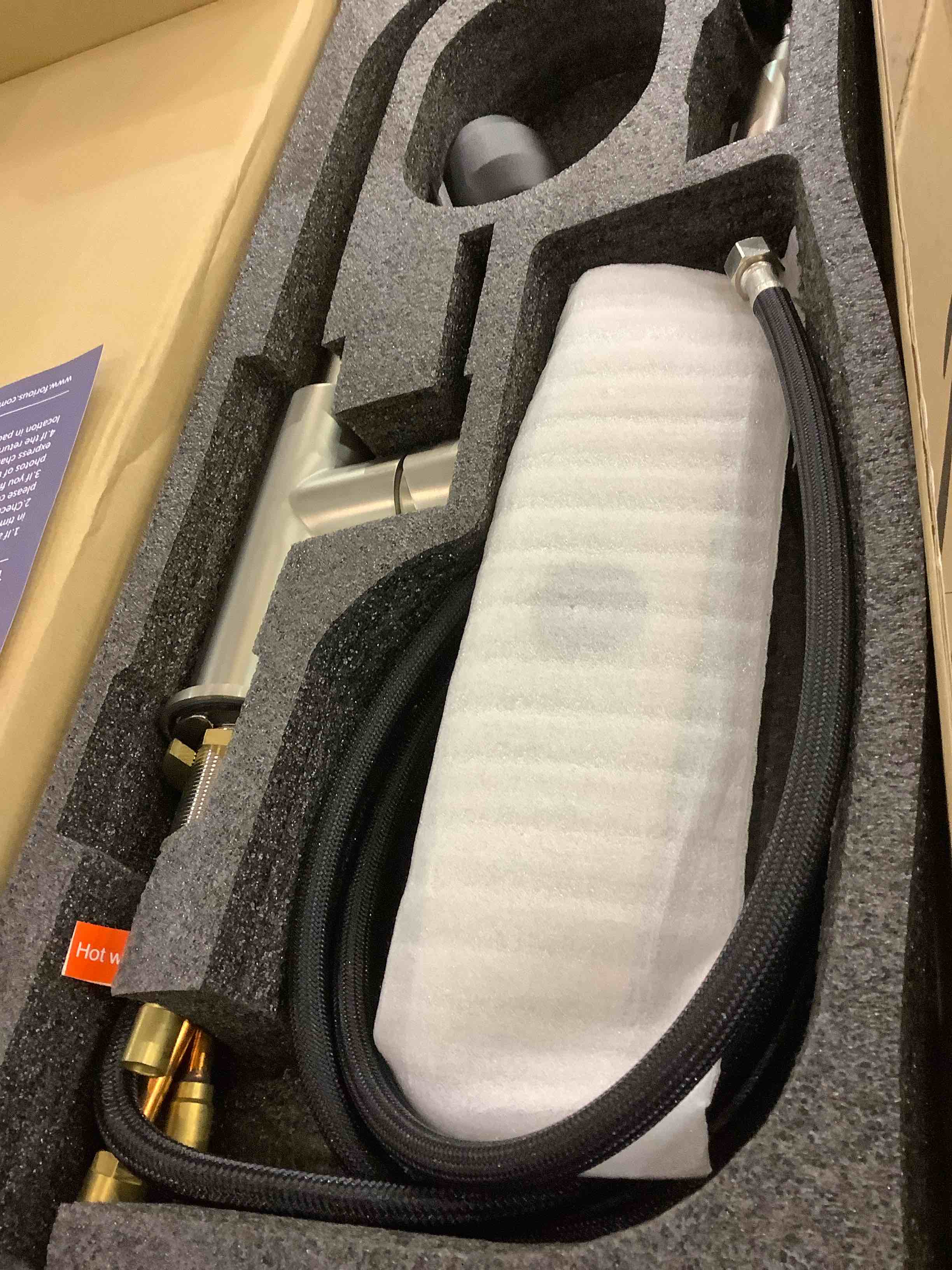 https://s3.amazonaws.com/lotting-images-prod/BargainHunt/EXS01020746_1707751662579.jpeg
