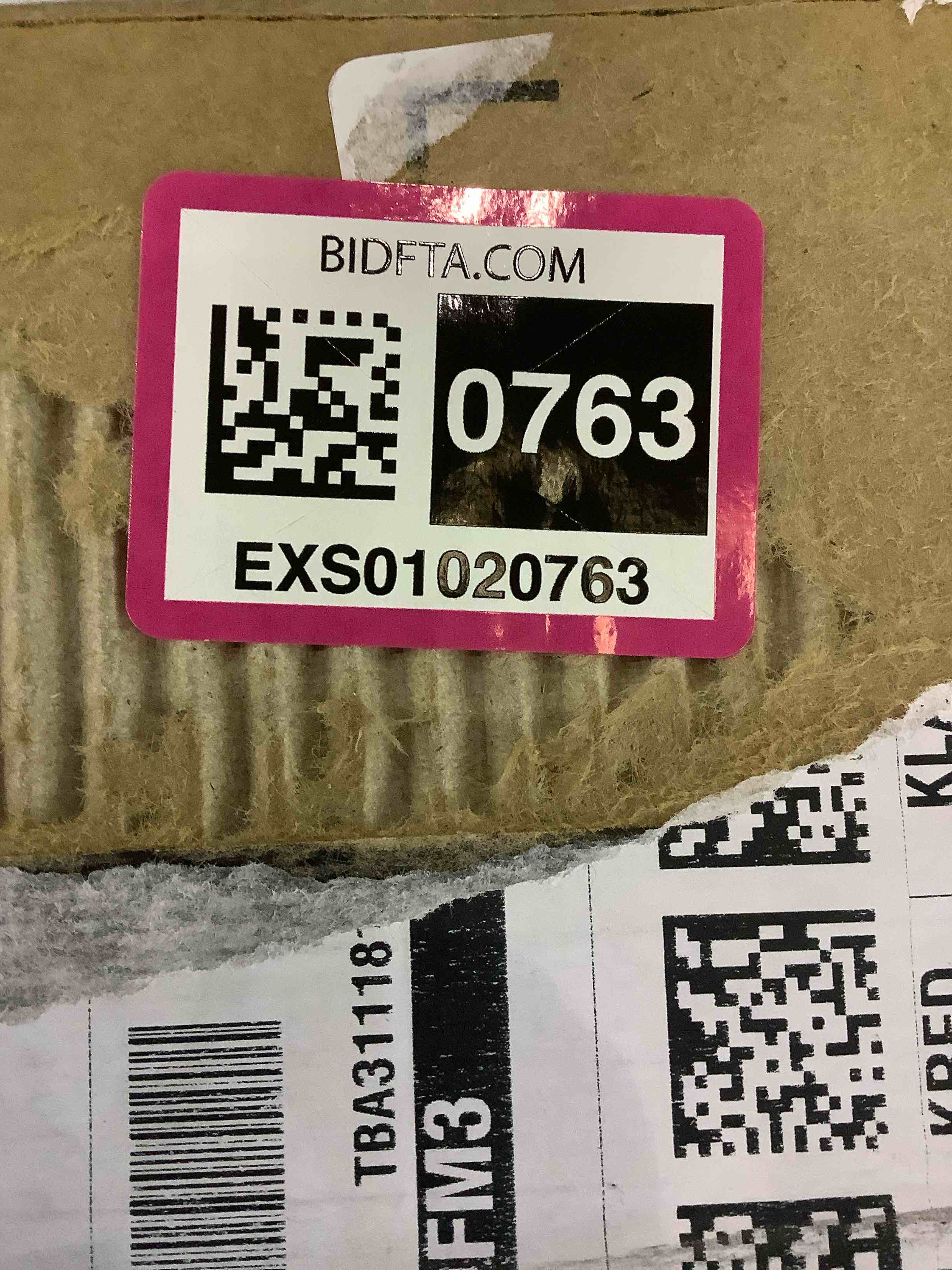 https://s3.amazonaws.com/lotting-images-prod/BargainHunt/EXS01020763_1707752824414.jpeg