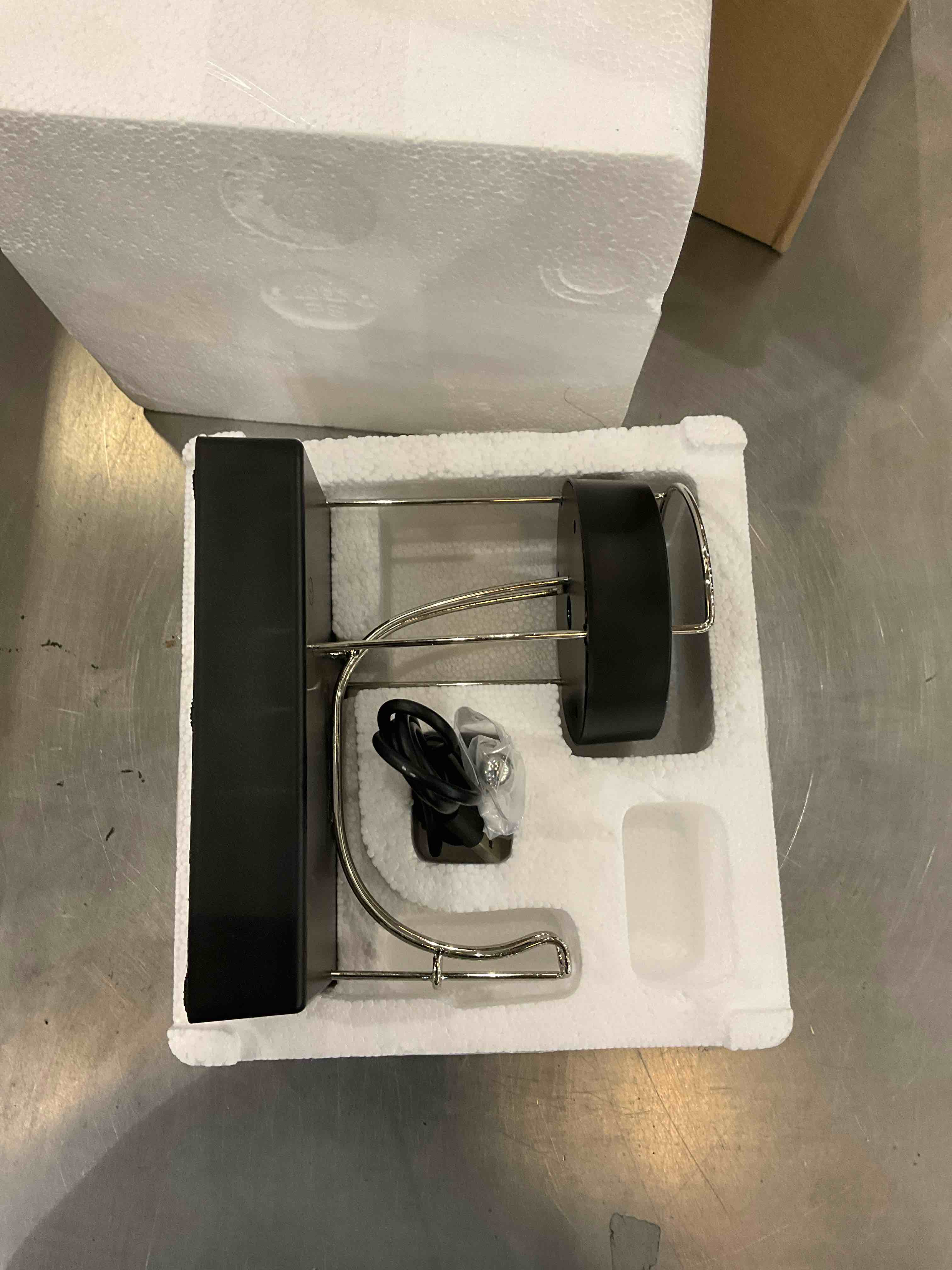 https://s3.amazonaws.com/lotting-images-prod/BargainHunt/EXS01021057_1706810993345.jpeg