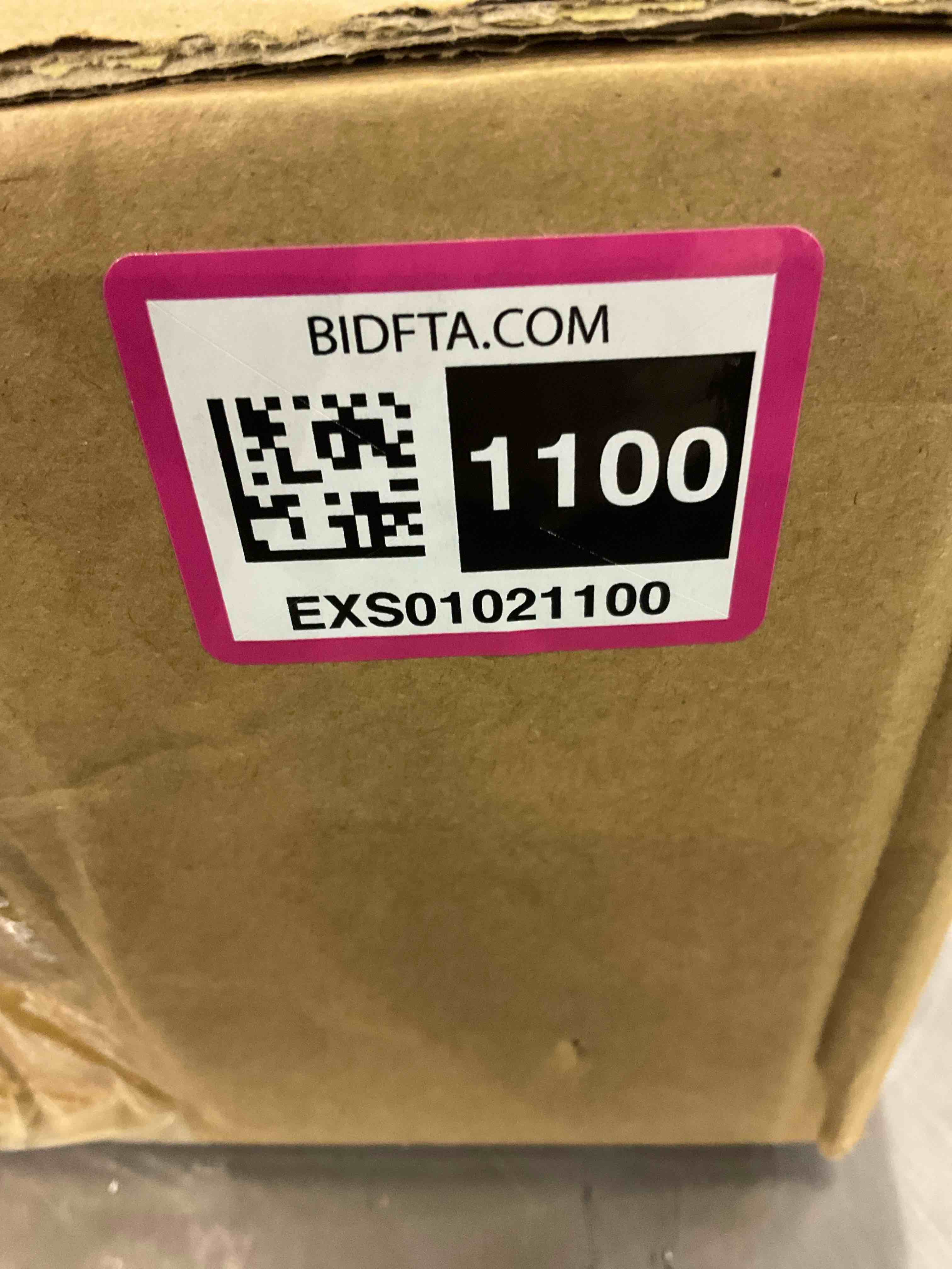 https://s3.amazonaws.com/lotting-images-prod/BargainHunt/EXS01021100_1706876666215.jpeg