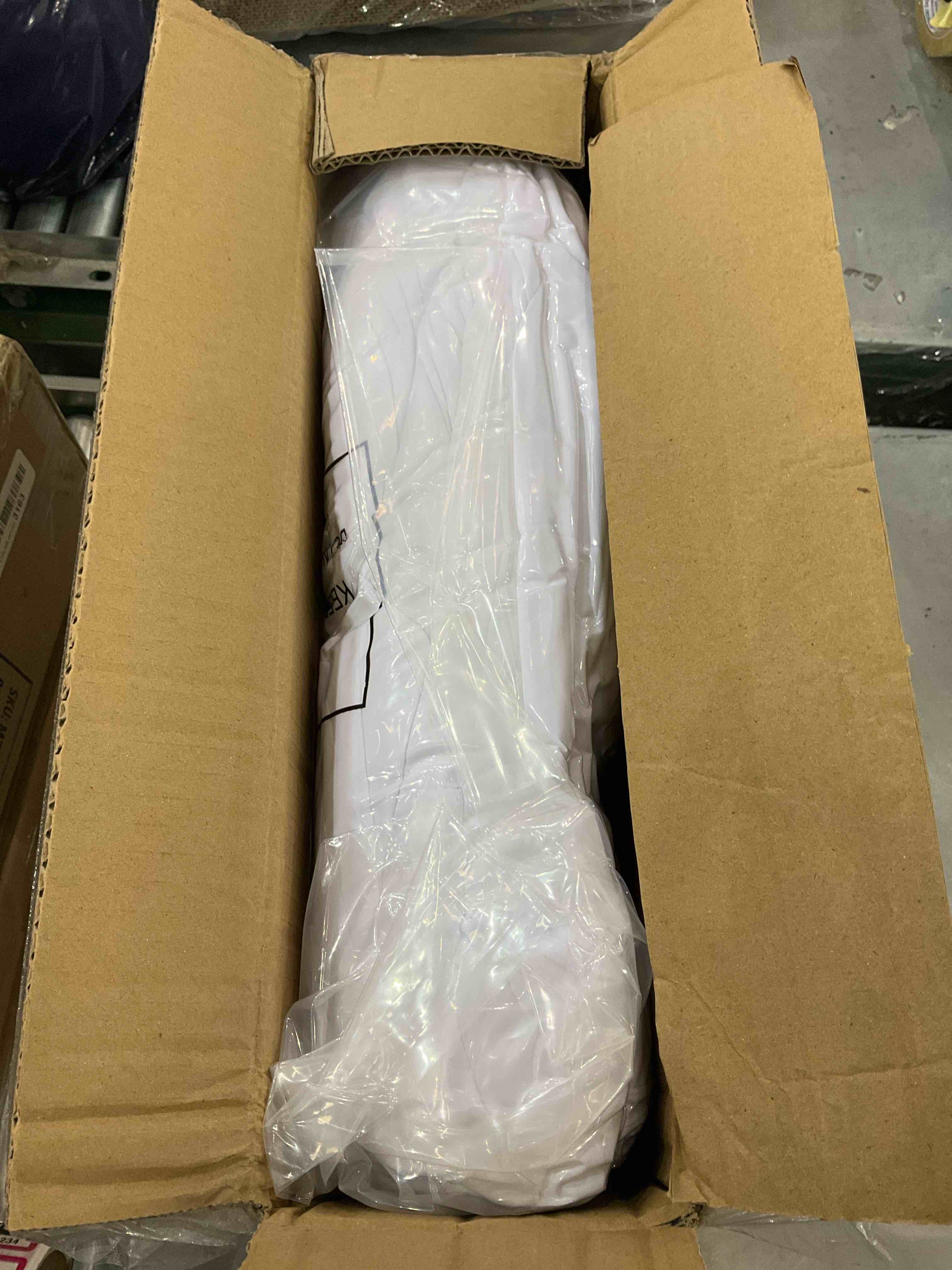 https://s3.amazonaws.com/lotting-images-prod/BargainHunt/EXS01021232_1707146351421.jpeg