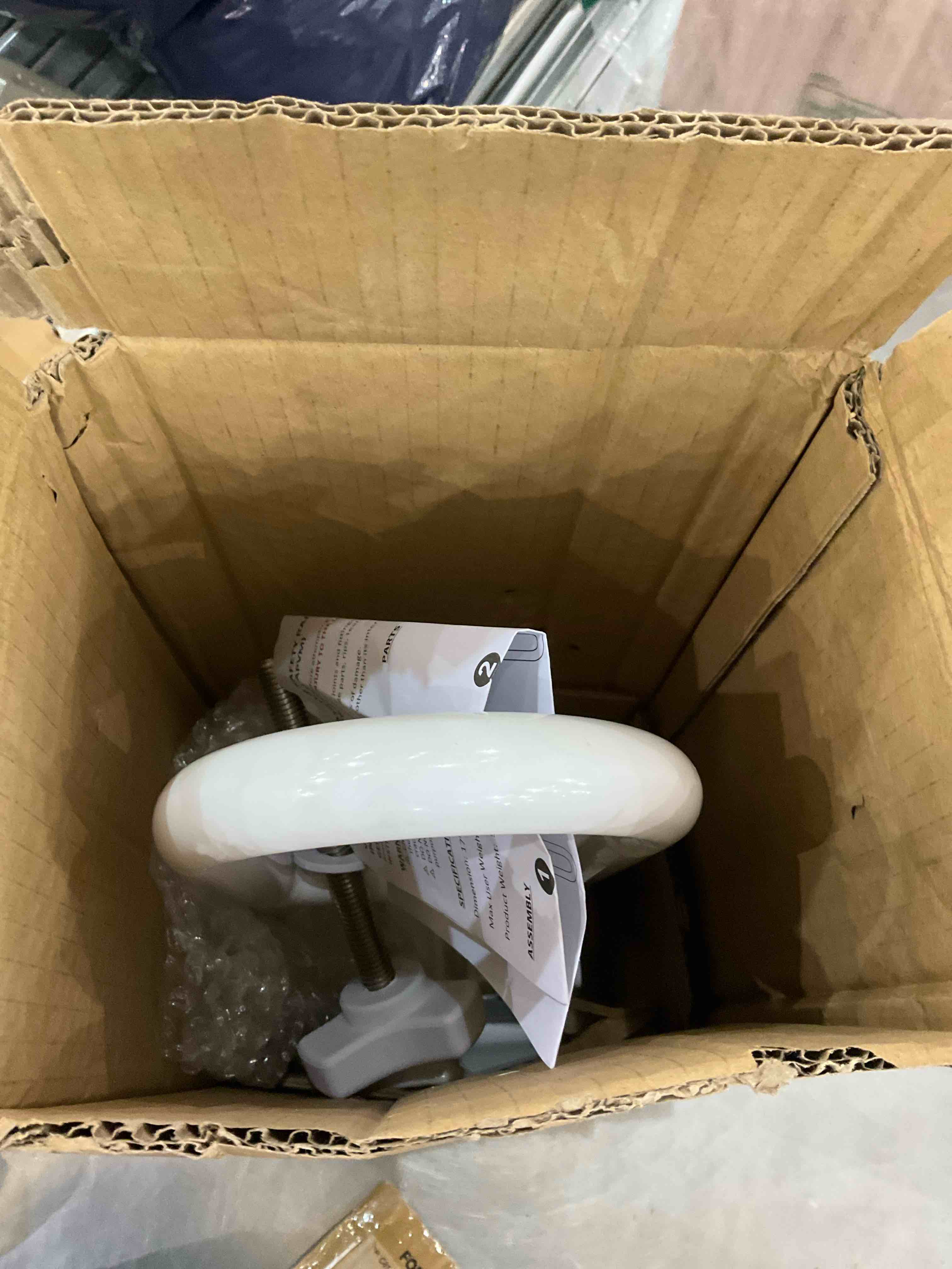 https://s3.amazonaws.com/lotting-images-prod/BargainHunt/EXS01021233_1707146407859.jpeg