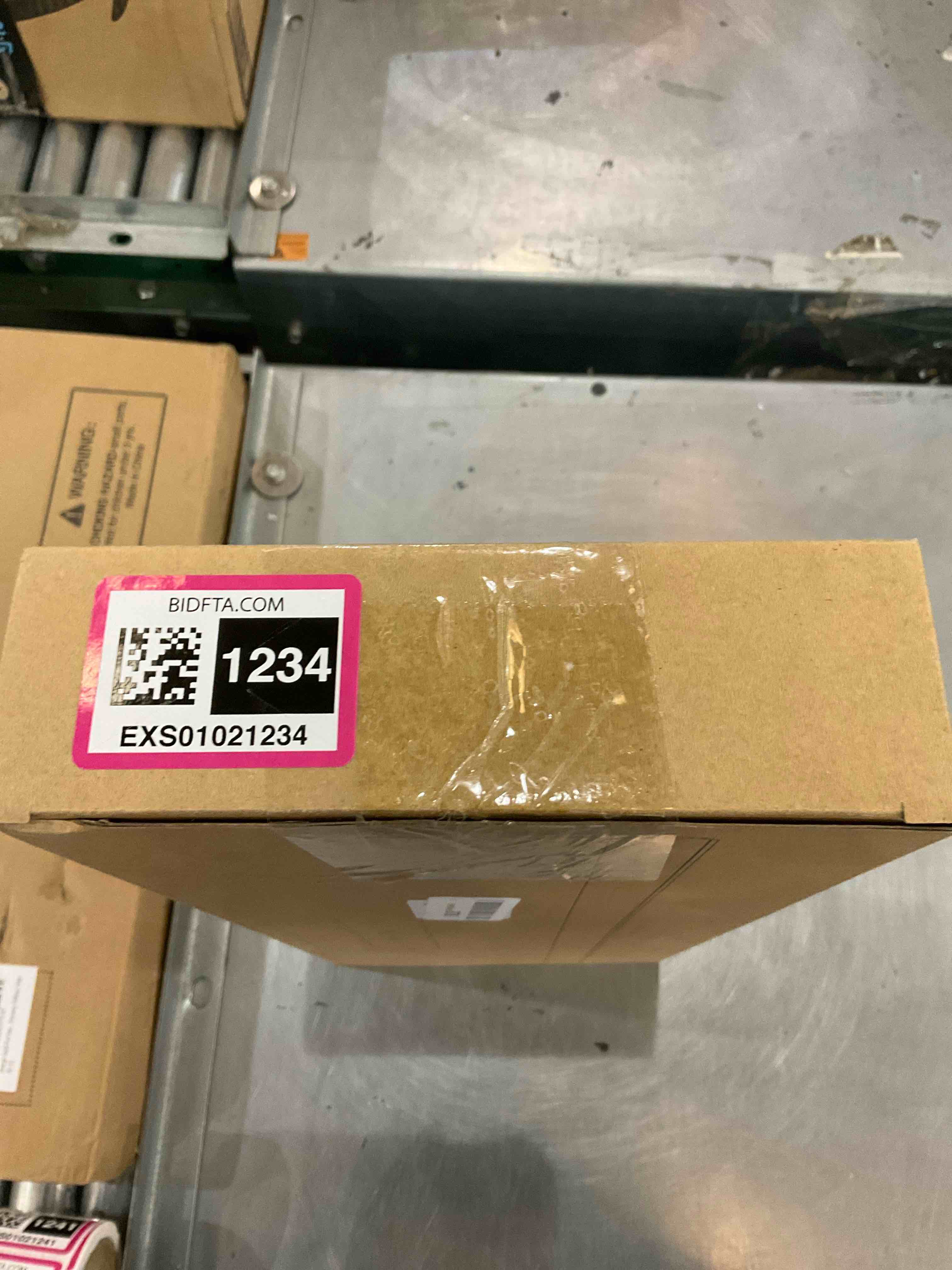 https://s3.amazonaws.com/lotting-images-prod/BargainHunt/EXS01021234_1707146508231.jpeg