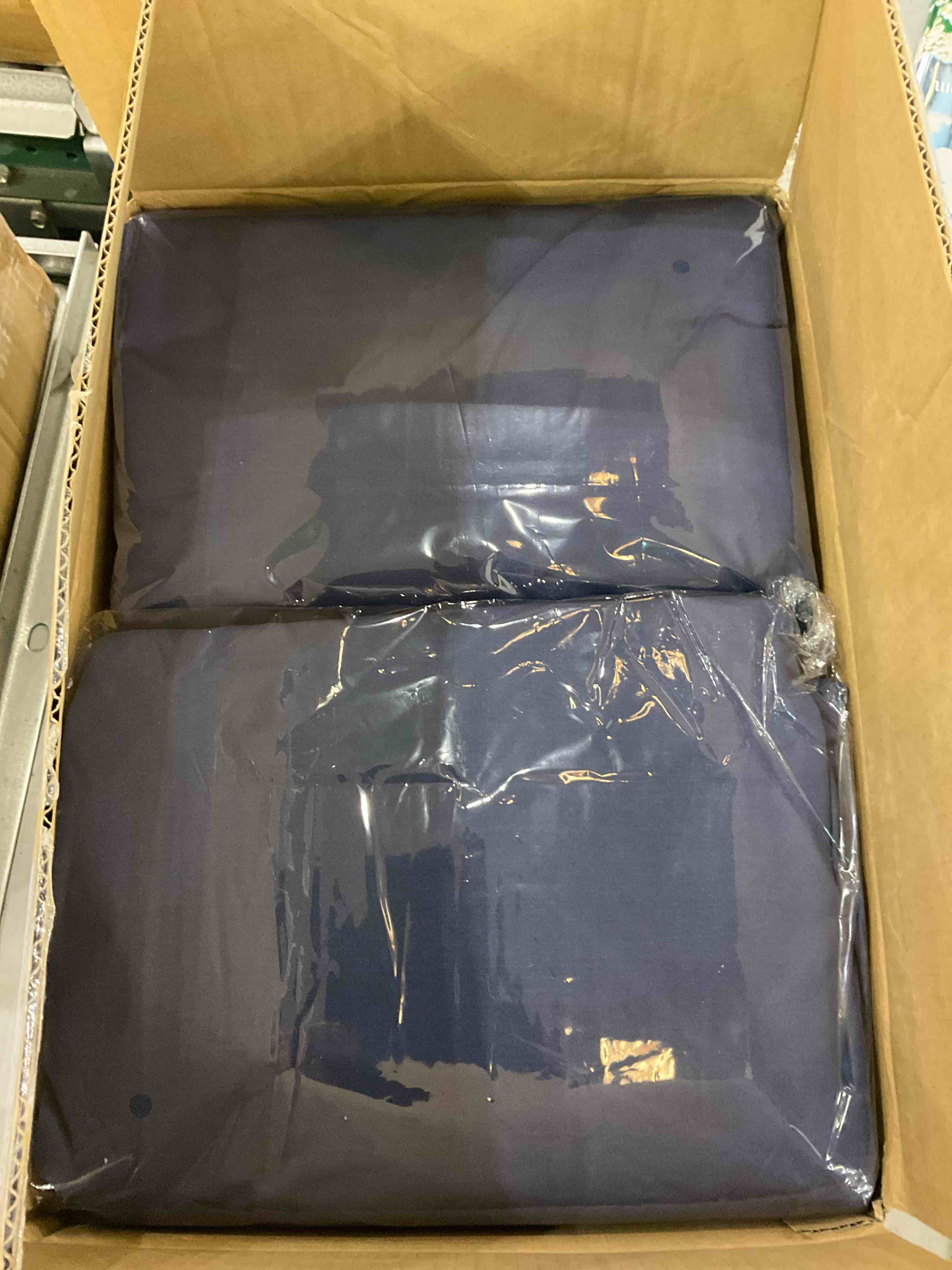 https://s3.amazonaws.com/lotting-images-prod/BargainHunt/EXS01021328_1707231453784.jpeg