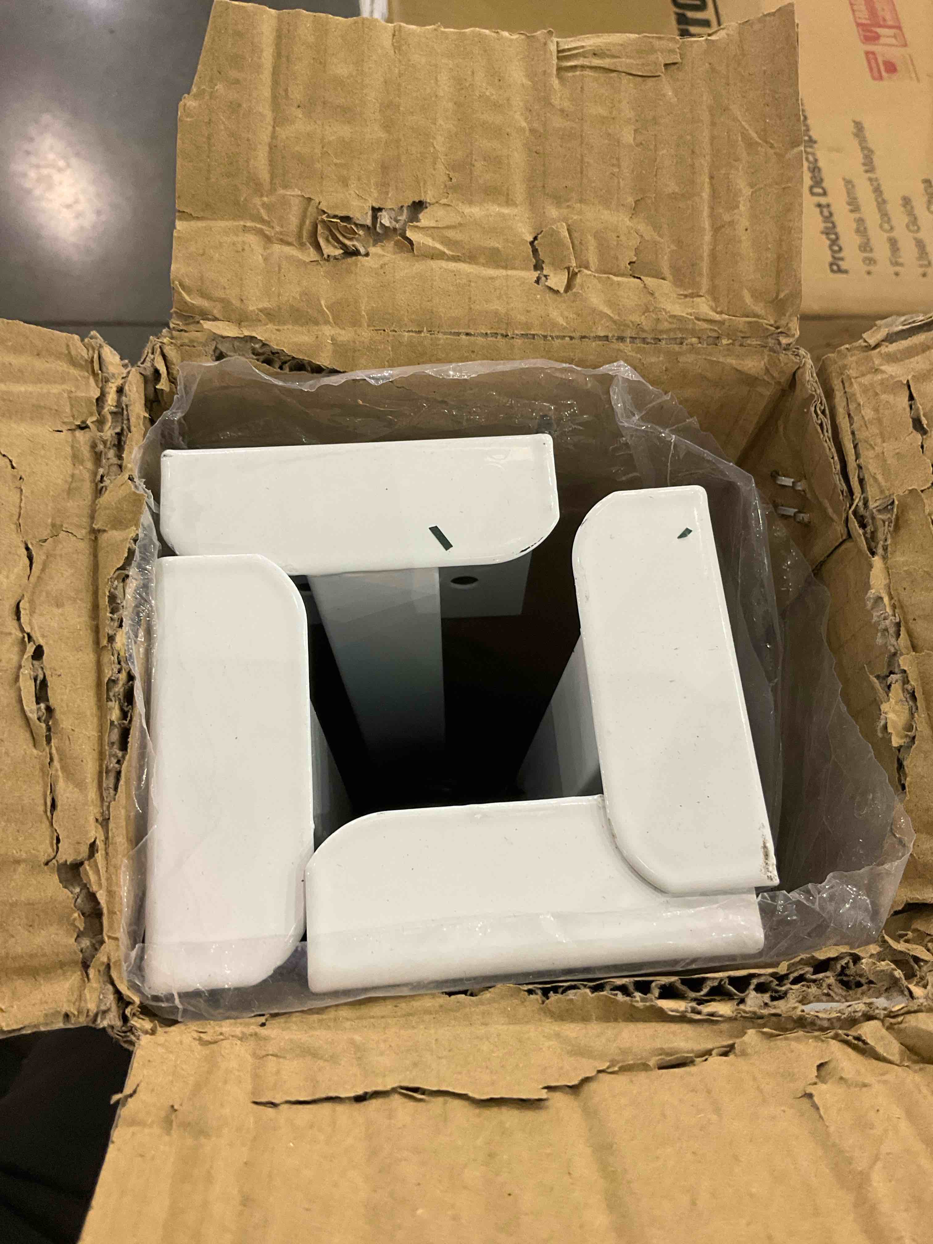 https://s3.amazonaws.com/lotting-images-prod/BargainHunt/EXS01021528_1707403862333.jpeg