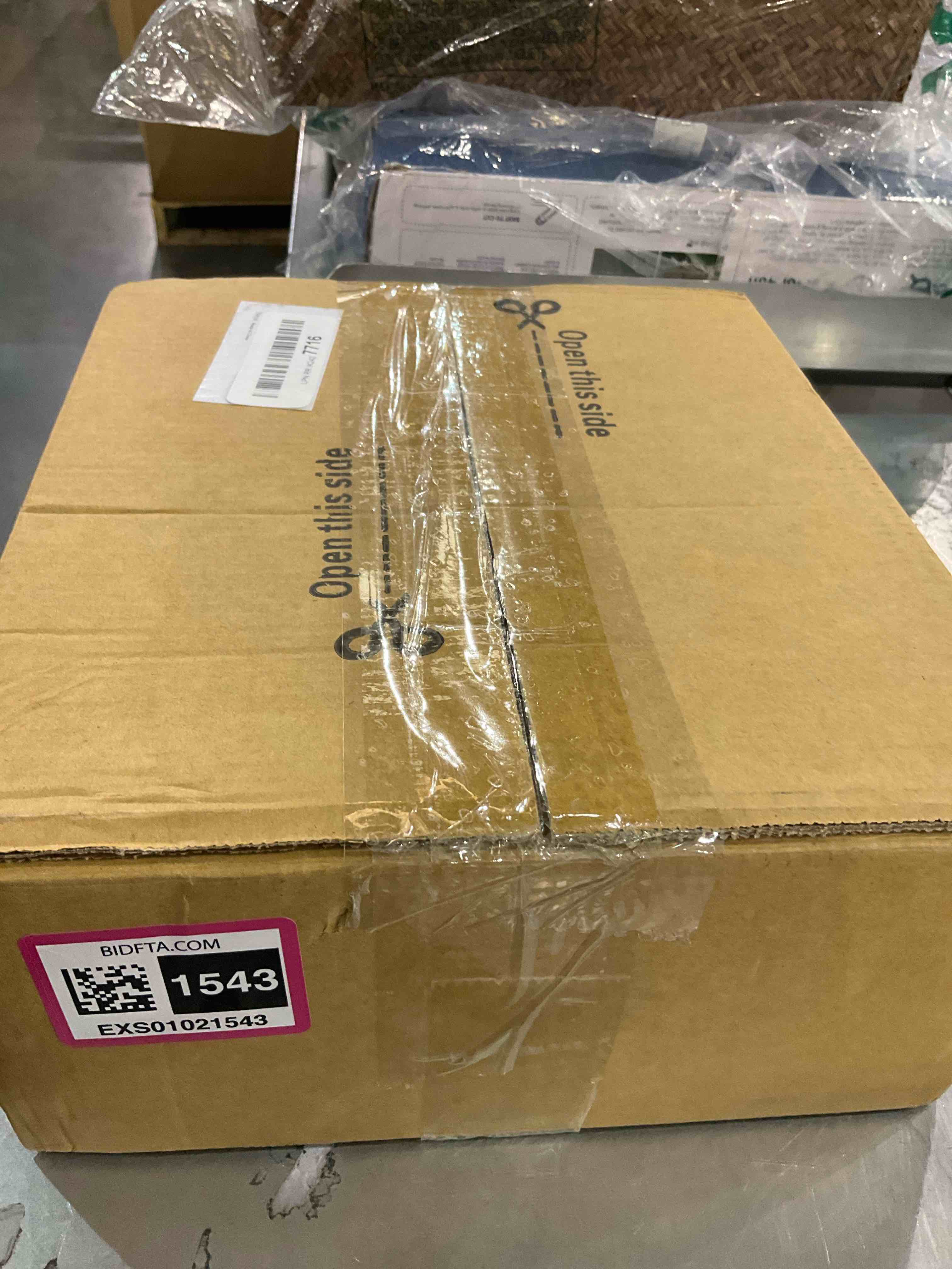 https://s3.amazonaws.com/lotting-images-prod/BargainHunt/EXS01021543_1707405117661.jpeg