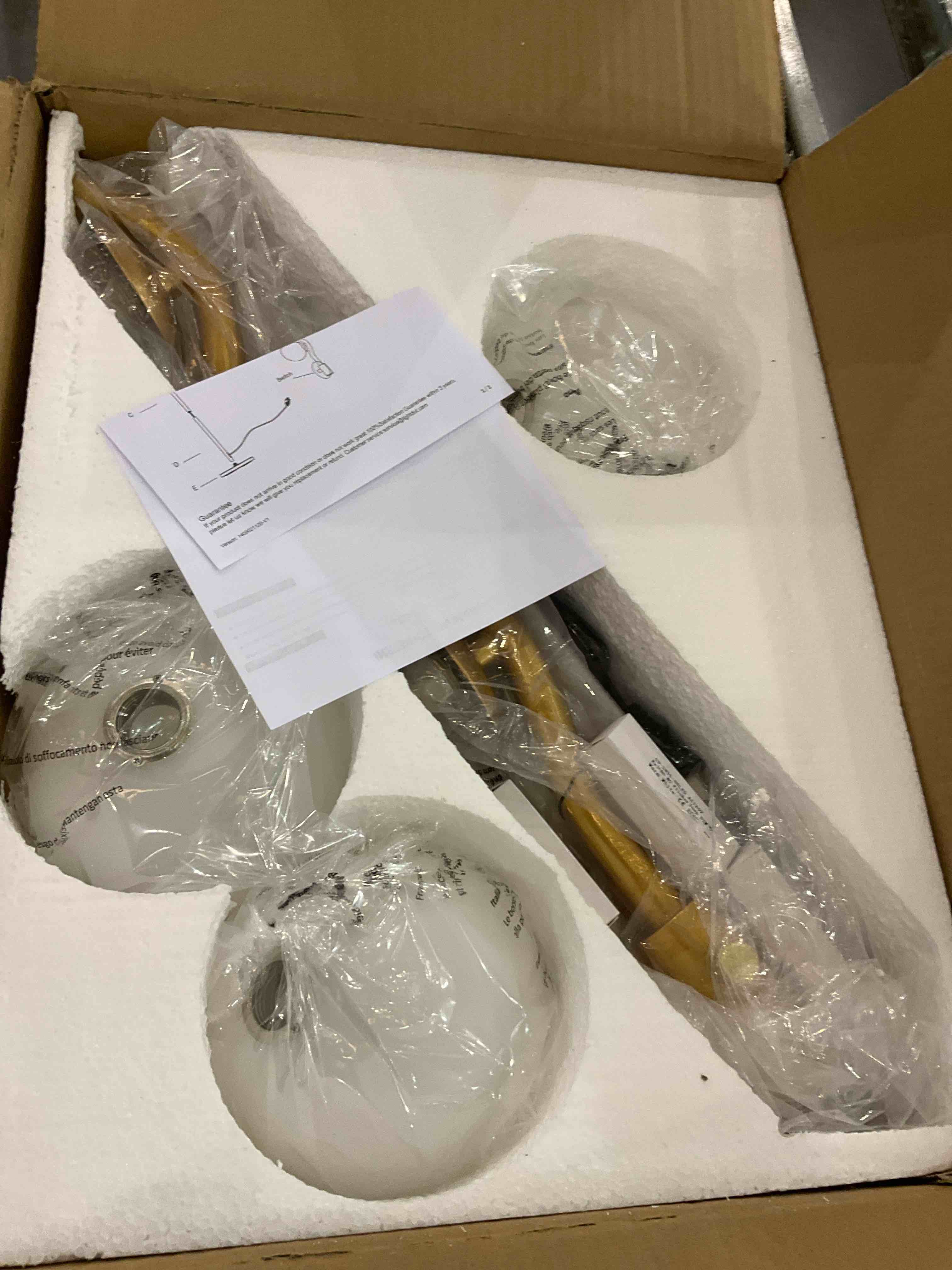 https://s3.amazonaws.com/lotting-images-prod/BargainHunt/EXS01021568_1707407143025.jpeg