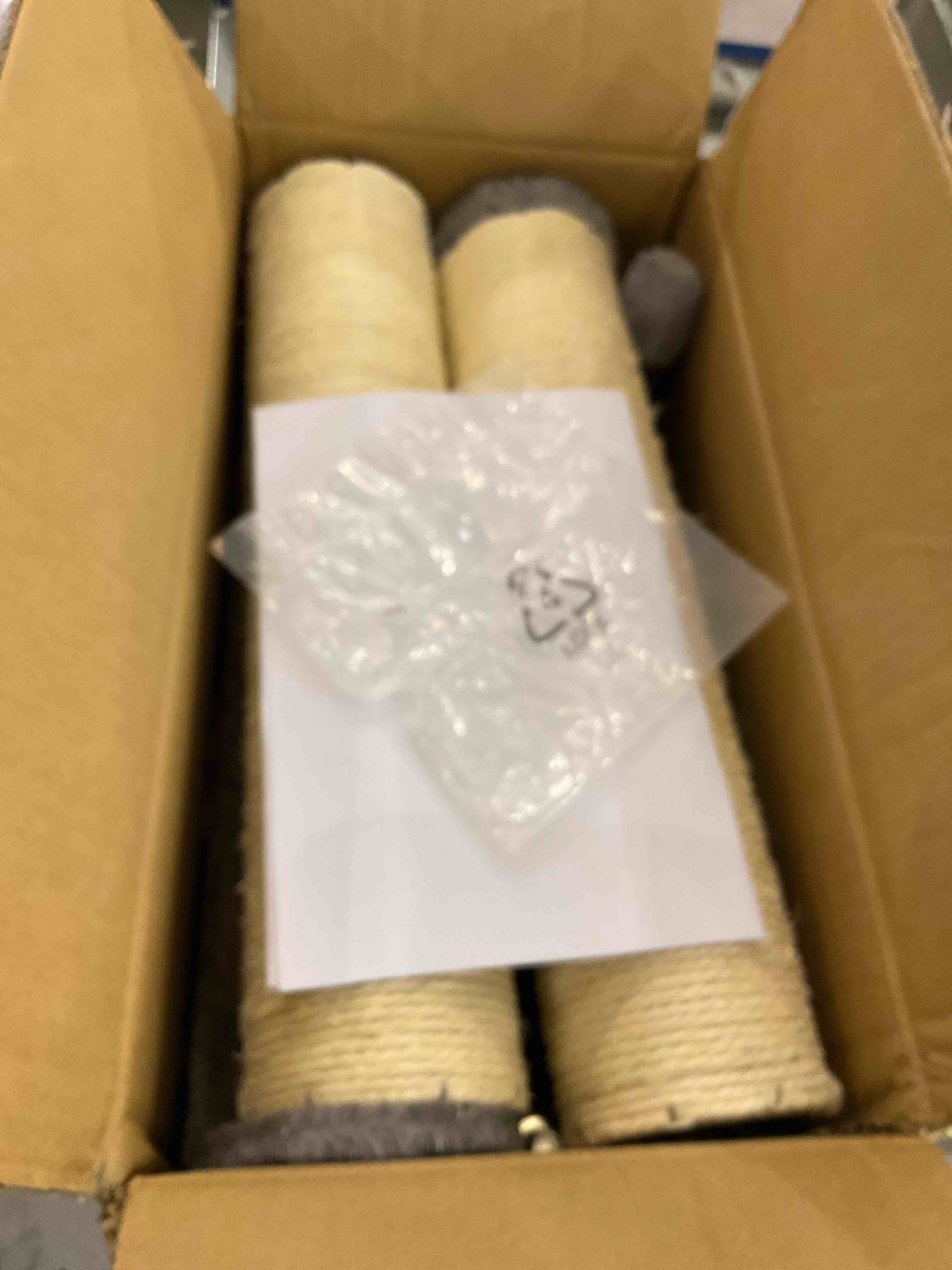 https://s3.amazonaws.com/lotting-images-prod/BargainHunt/EXS01021589_1707408855952.jpeg