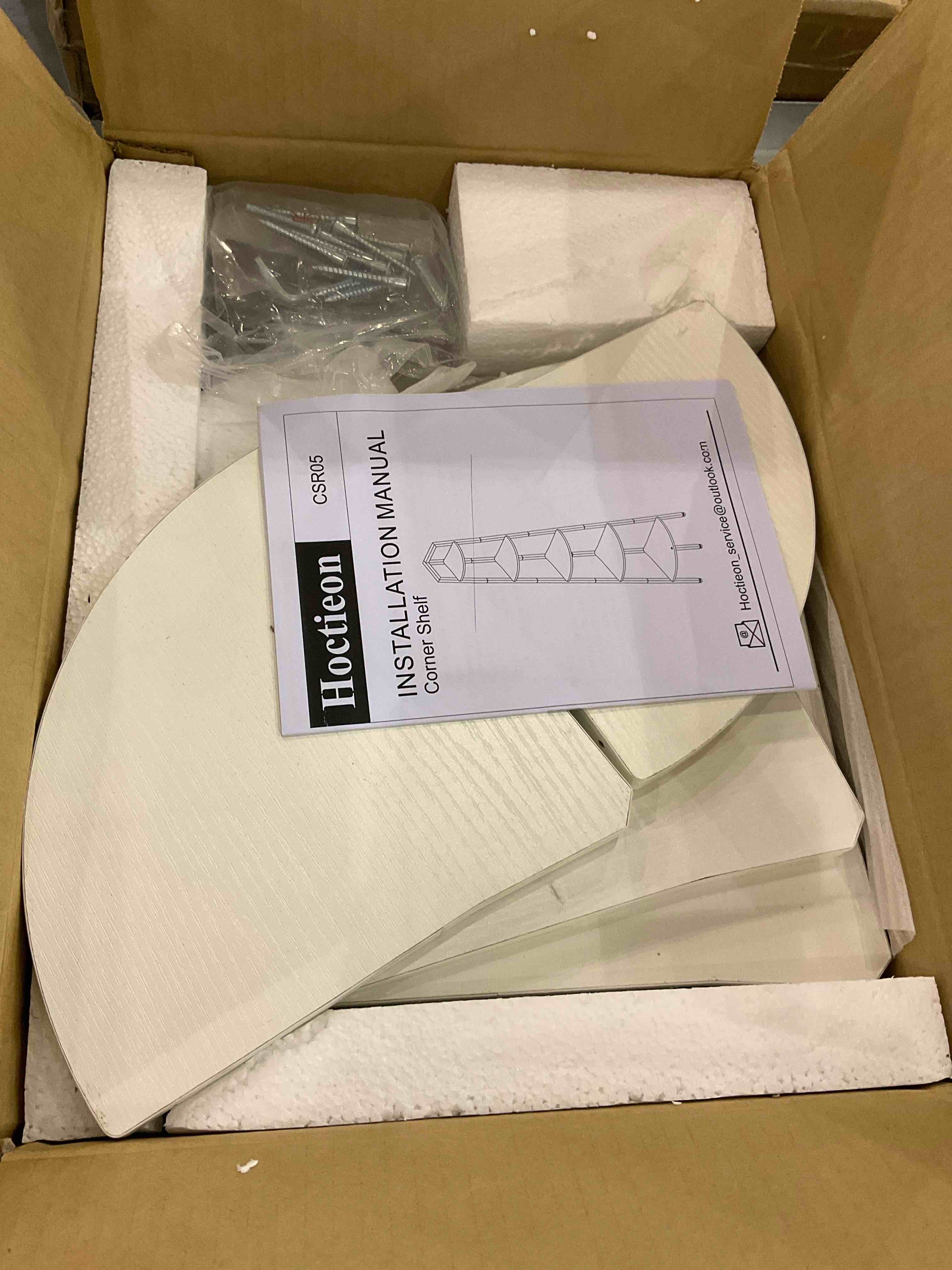 Hoctieon Corner Shelf, 5-Tier Corner Bookshelf, Rustic Corner Ladder Shelf, Industrial Display Shelf for Living Room, Kitchen, Home Office, Balcony, Small Space, Metal Frame, White