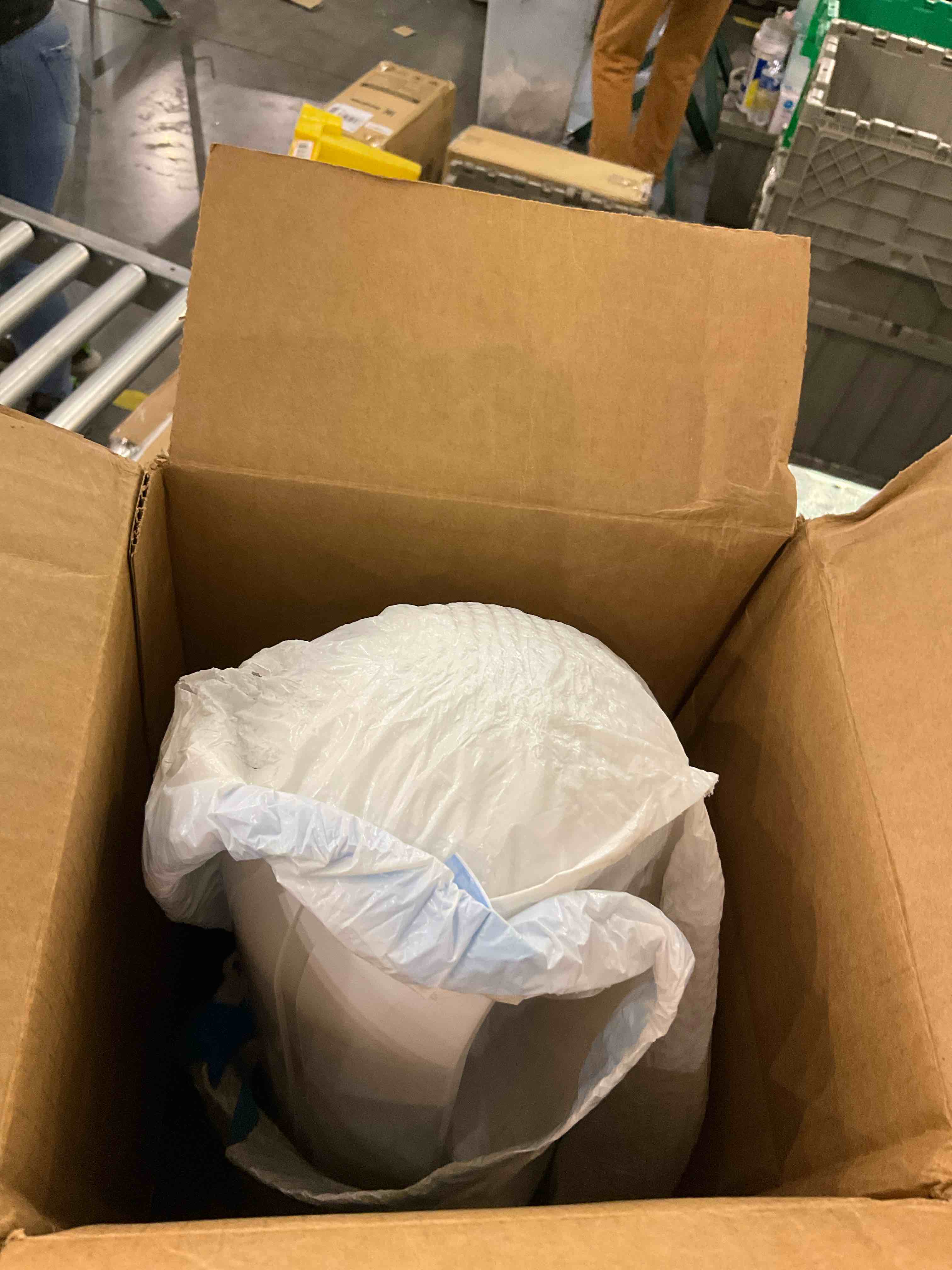 https://s3.amazonaws.com/lotting-images-prod/BargainHunt/EXS01021741_1707497145394.jpeg