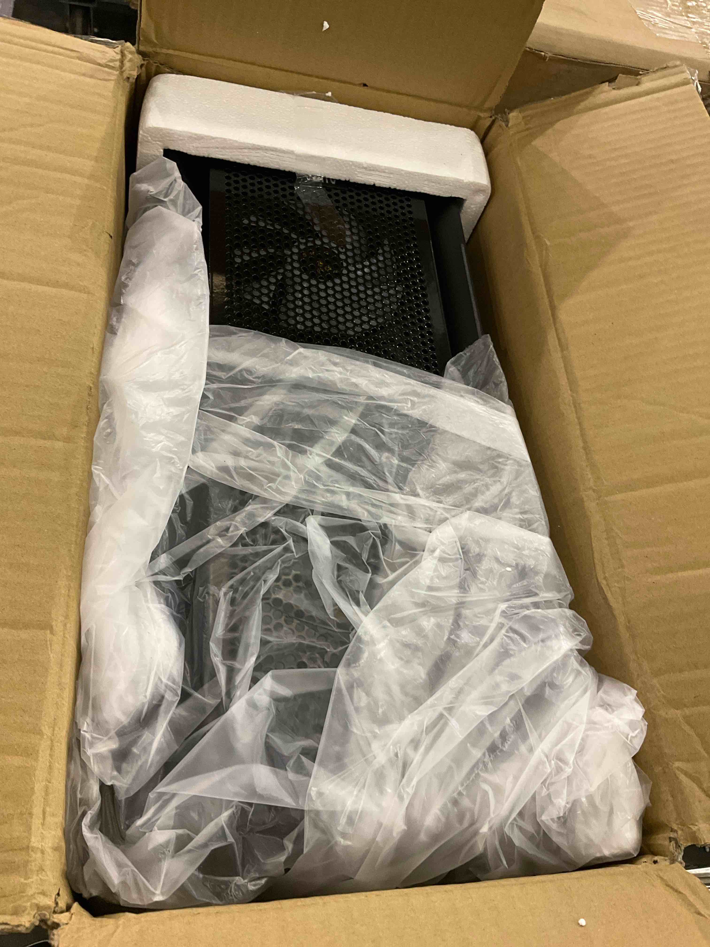 https://s3.amazonaws.com/lotting-images-prod/BargainHunt/EXS01021745_1707497611414.jpeg