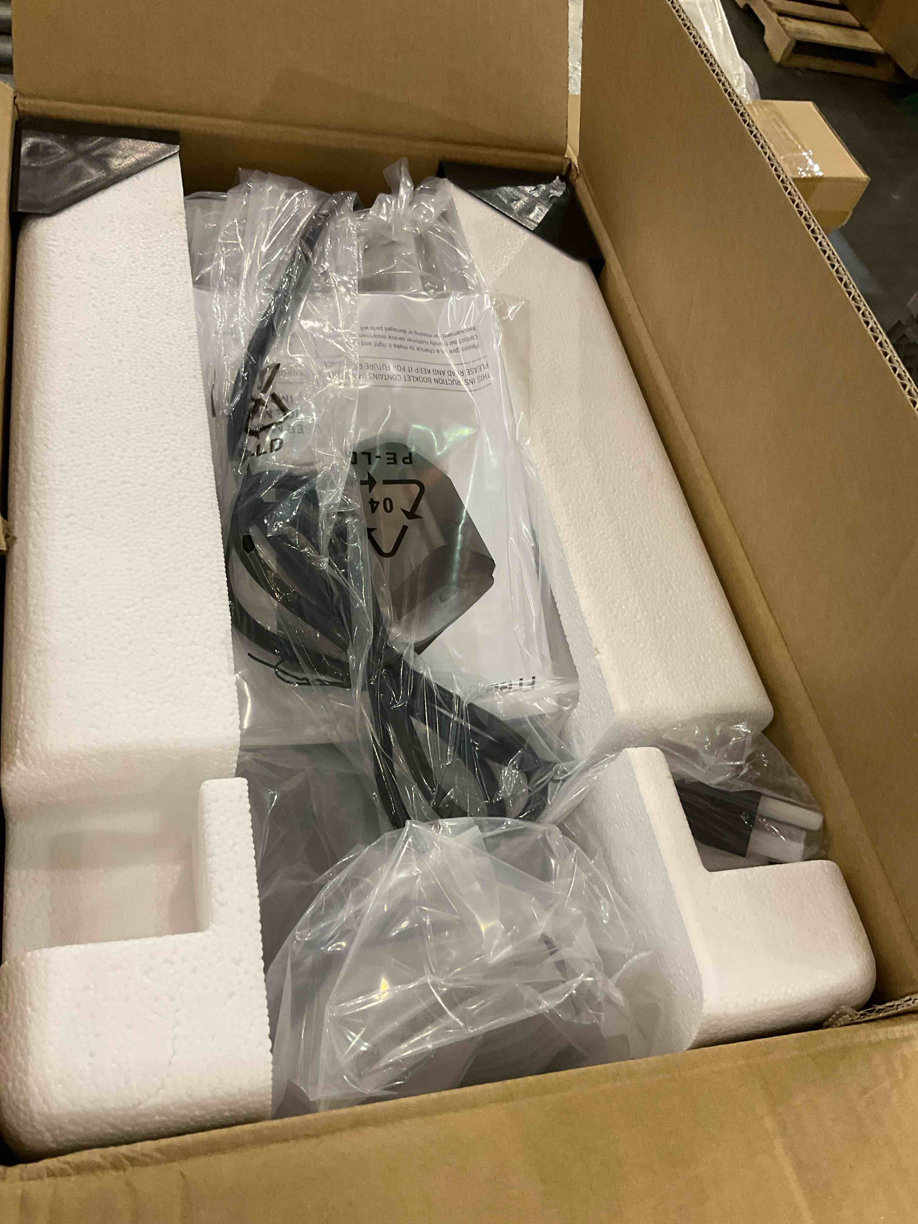 https://s3.amazonaws.com/lotting-images-prod/BargainHunt/EXS01021893_1707752746494.jpeg