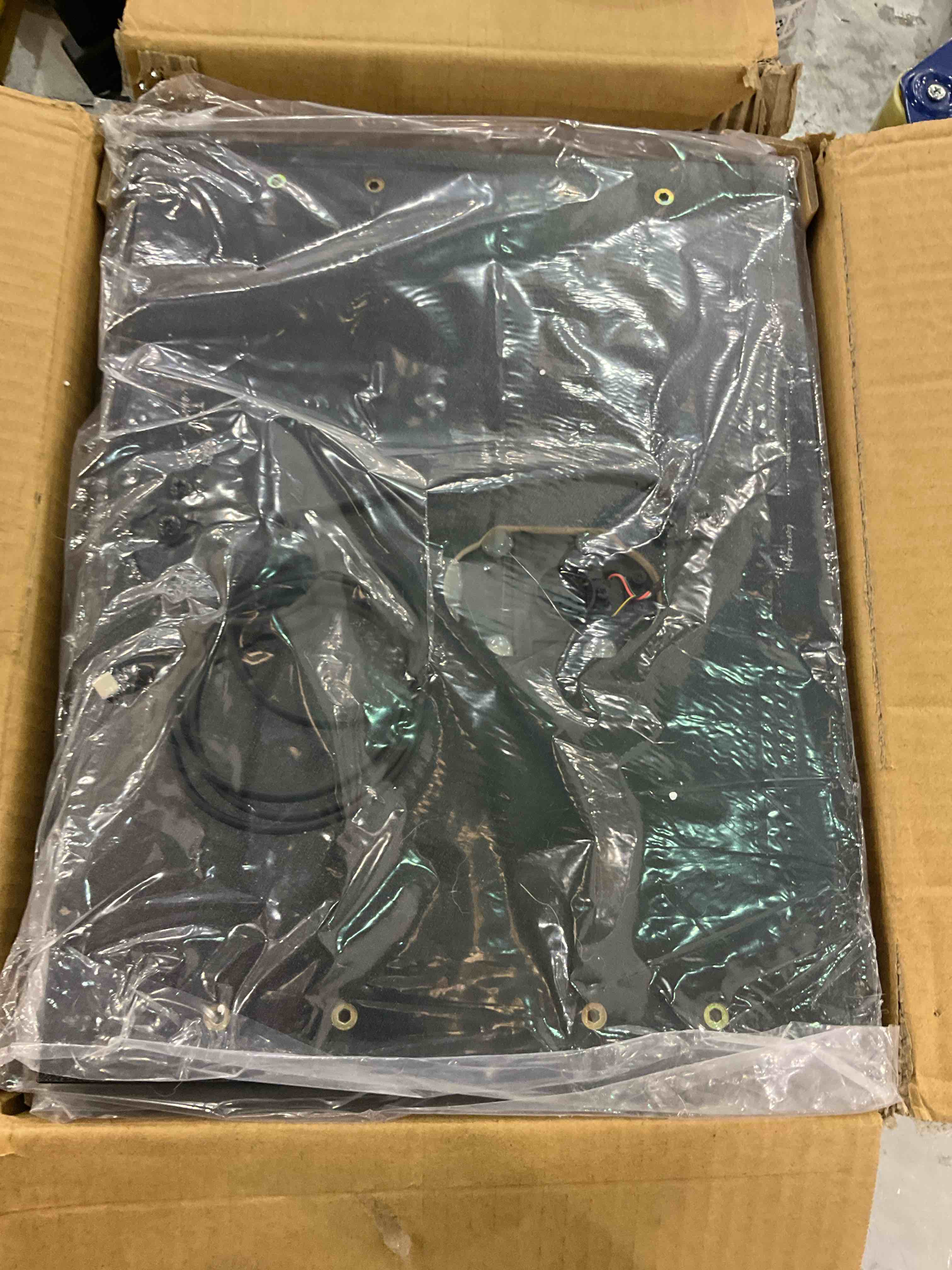 https://s3.amazonaws.com/lotting-images-prod/BargainHunt/EXS01021932_1707759796971.jpeg