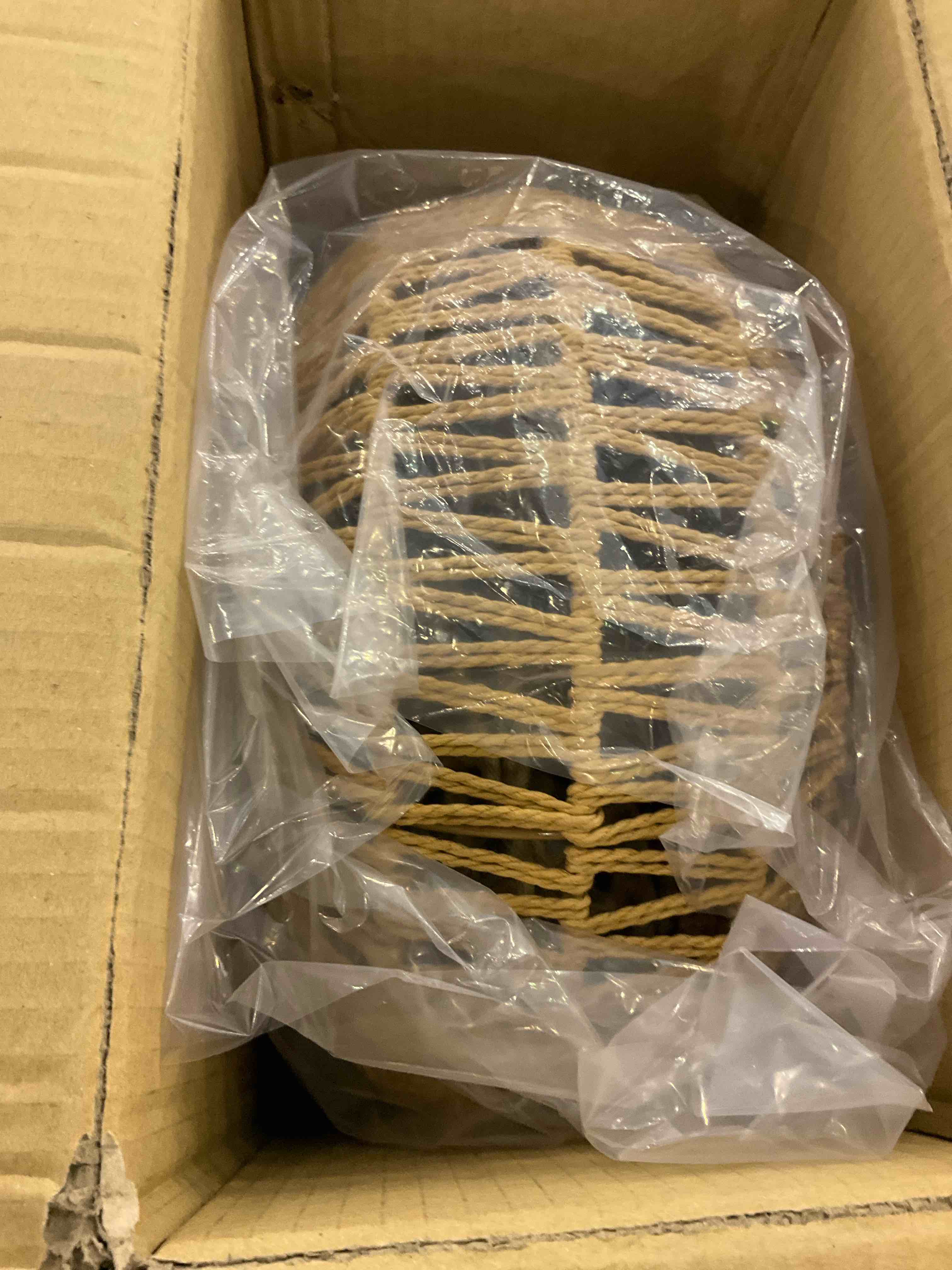 https://s3.amazonaws.com/lotting-images-prod/BargainHunt/EXS01021938_1707760359160.jpeg