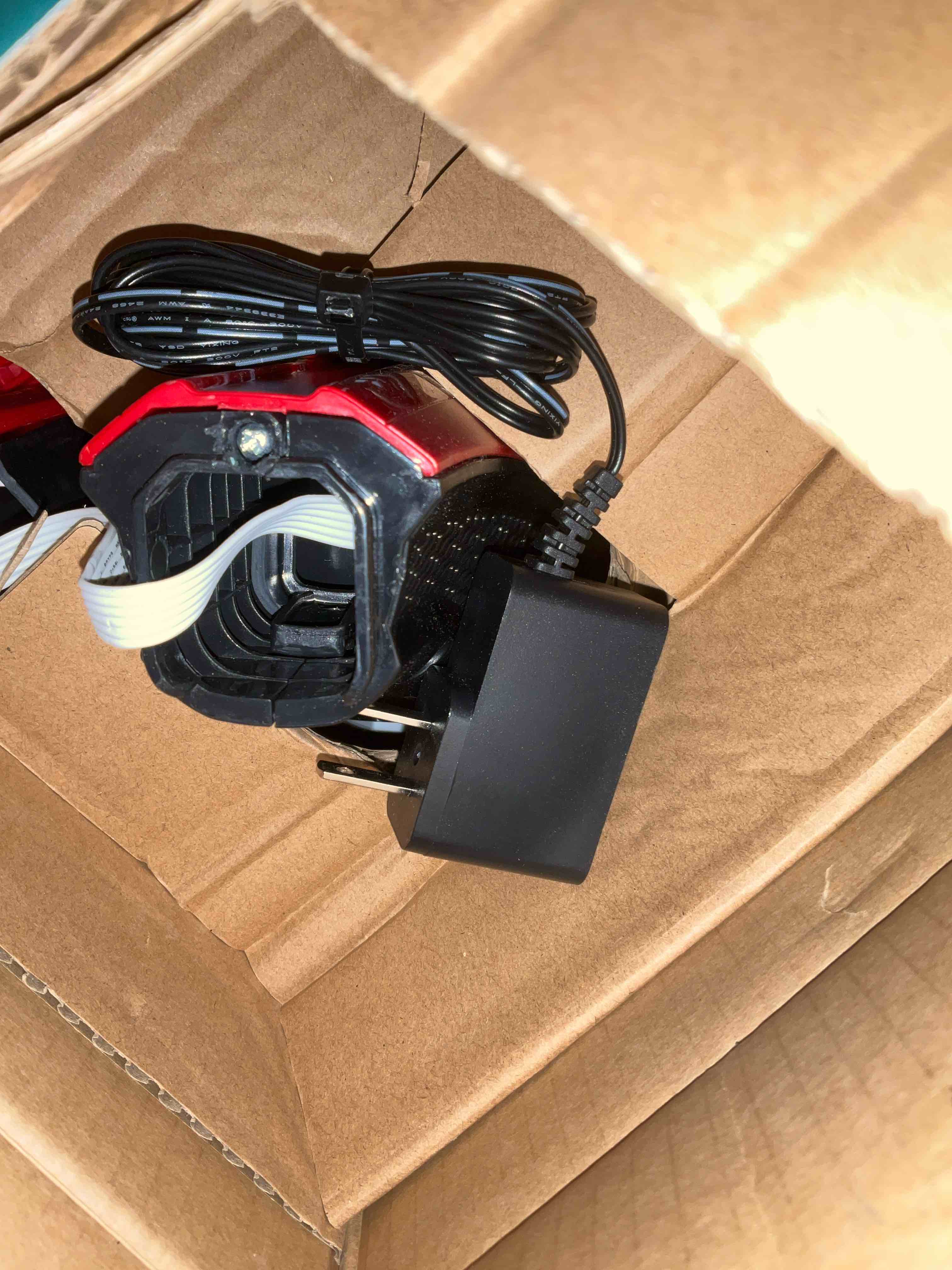 https://s3.amazonaws.com/lotting-images-prod/BargainHunt/EXS01022088_1707500661488.jpeg