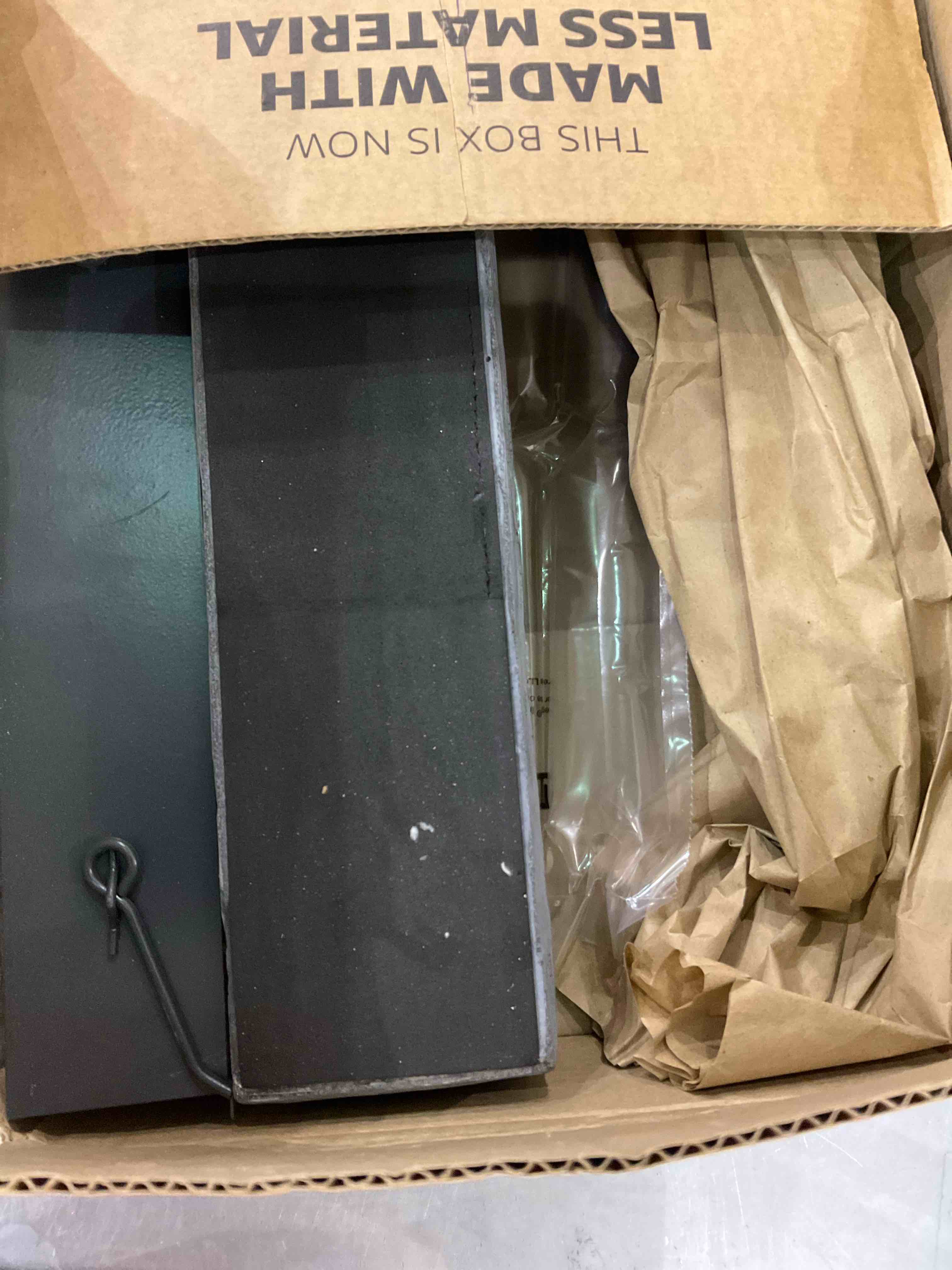 https://s3.amazonaws.com/lotting-images-prod/BargainHunt/EXS01022270_1707828545354.jpeg