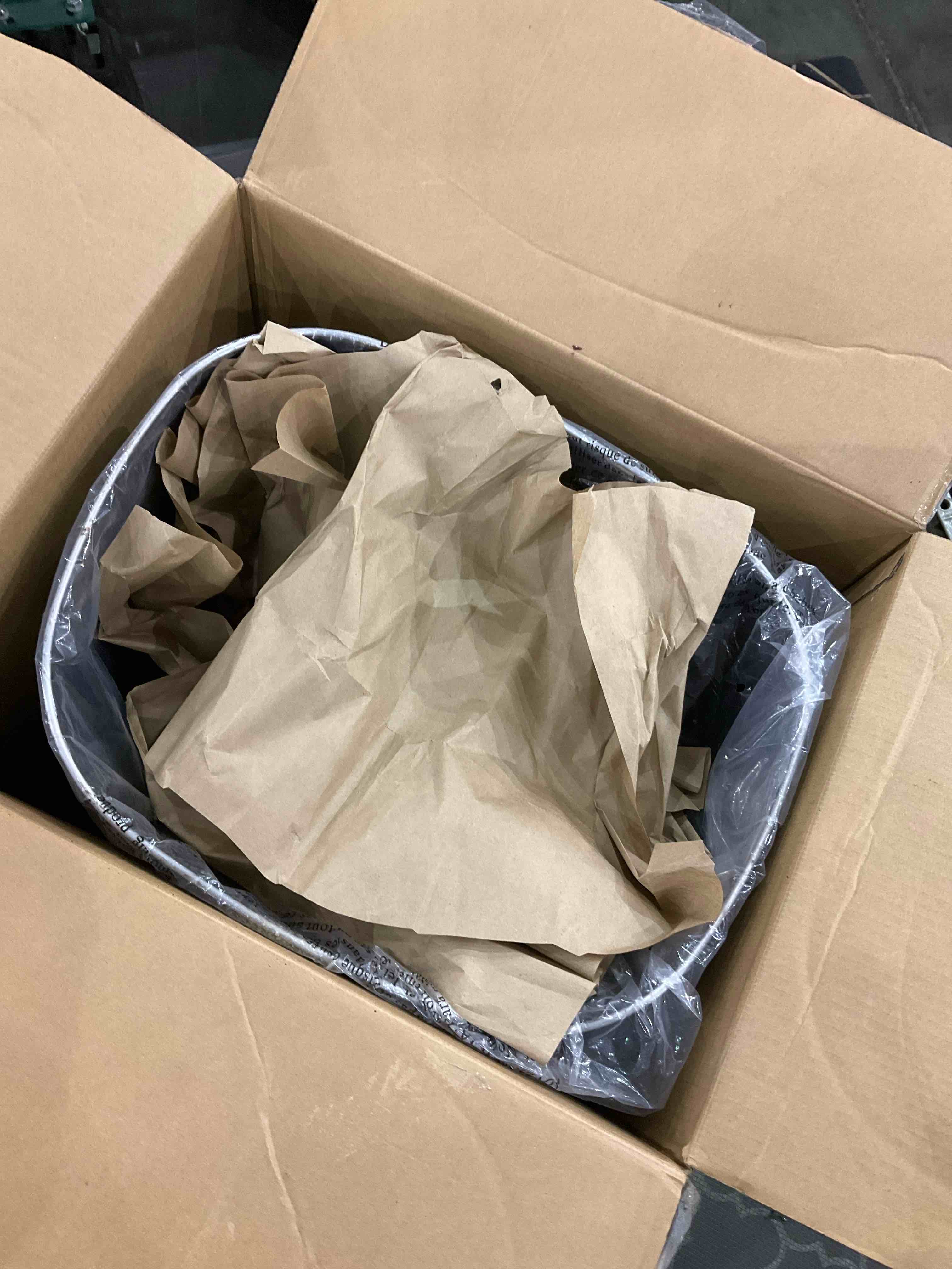 https://s3.amazonaws.com/lotting-images-prod/BargainHunt/EXS01022274_1707829143907.jpeg