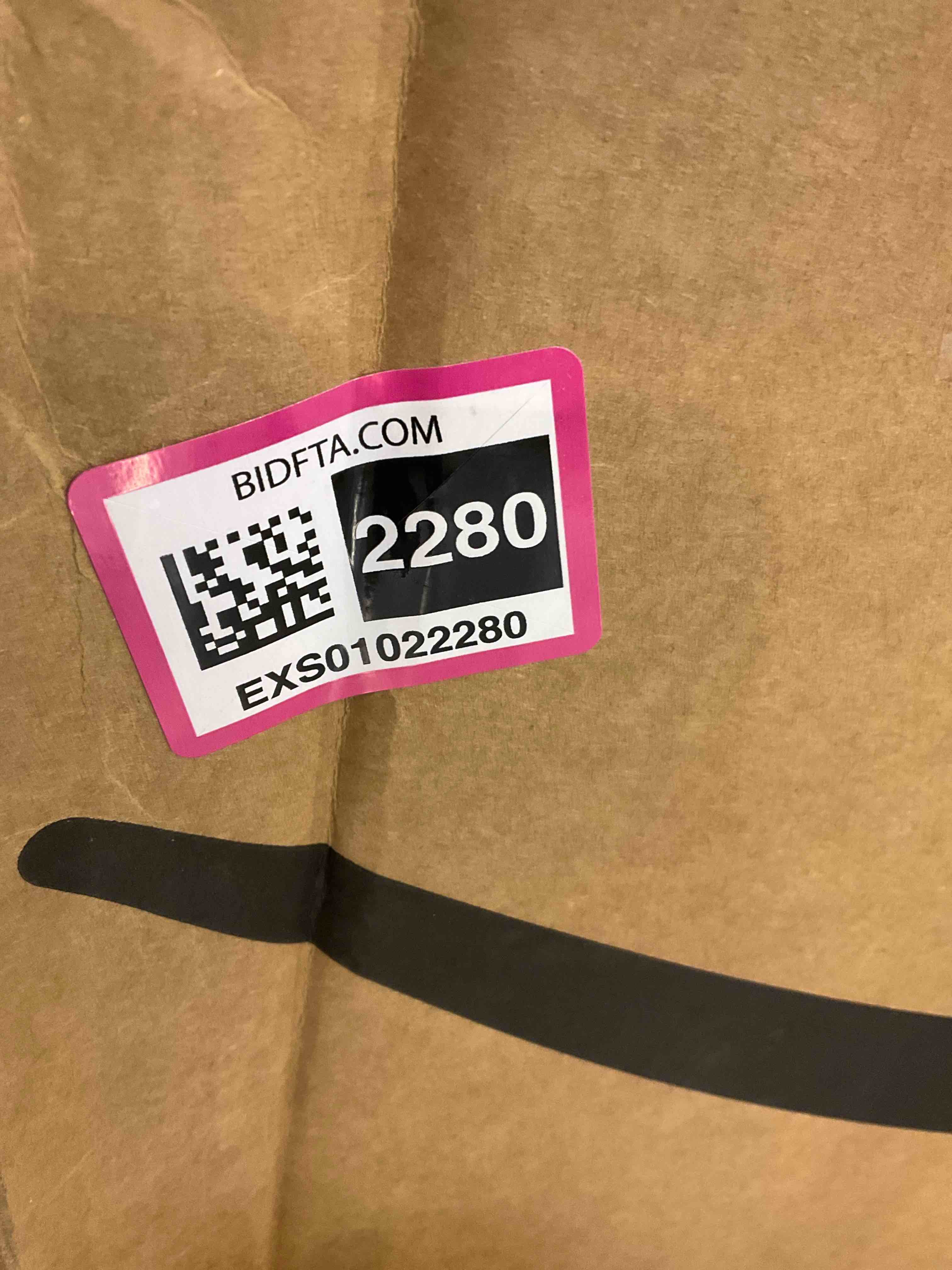 https://s3.amazonaws.com/lotting-images-prod/BargainHunt/EXS01022280_1707829910455.jpeg