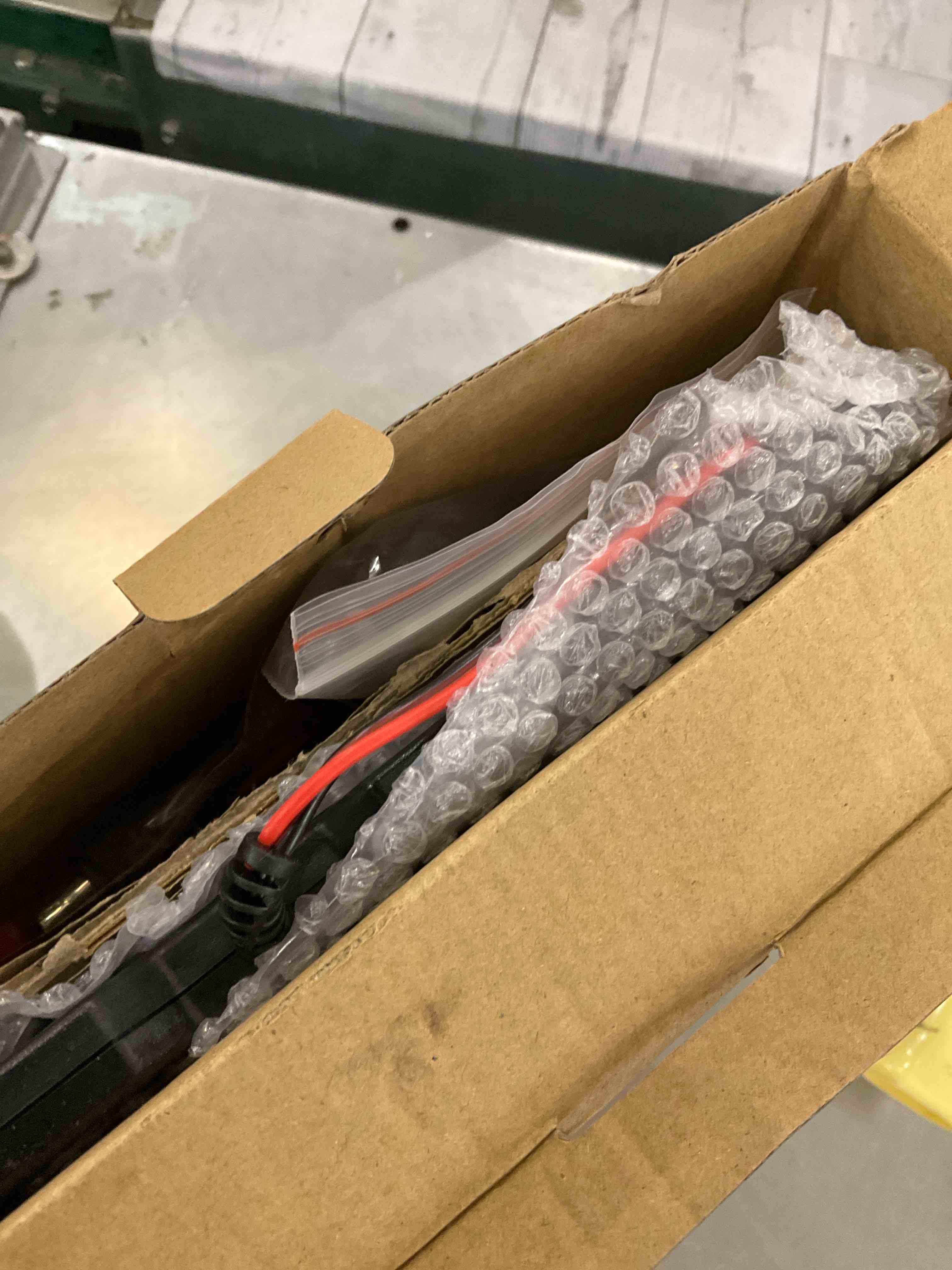 https://s3.amazonaws.com/lotting-images-prod/BargainHunt/EXS01022488_1707933694035.jpeg