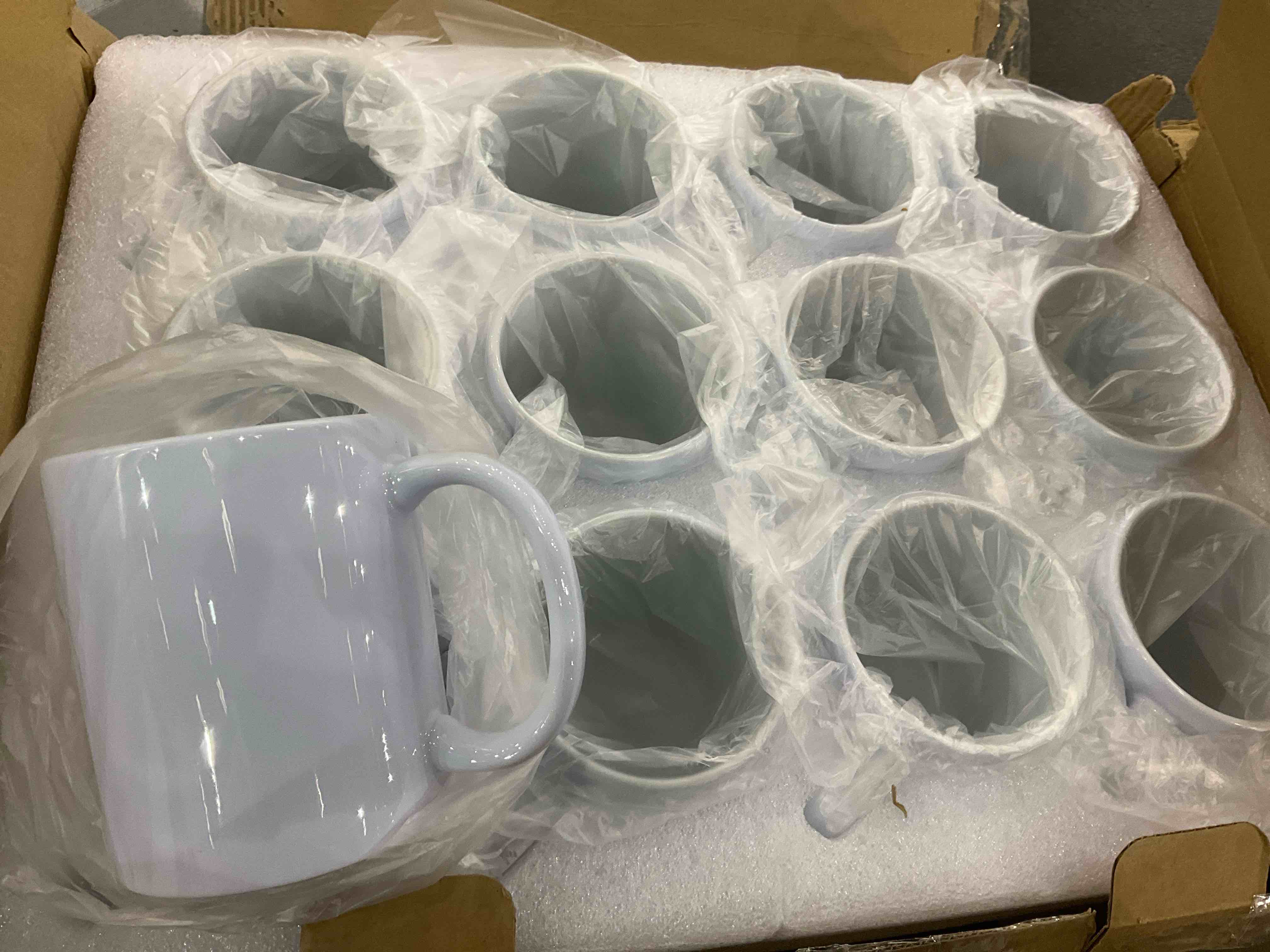 https://s3.amazonaws.com/lotting-images-prod/BargainHunt/EXS01022568_1707493971498.jpeg