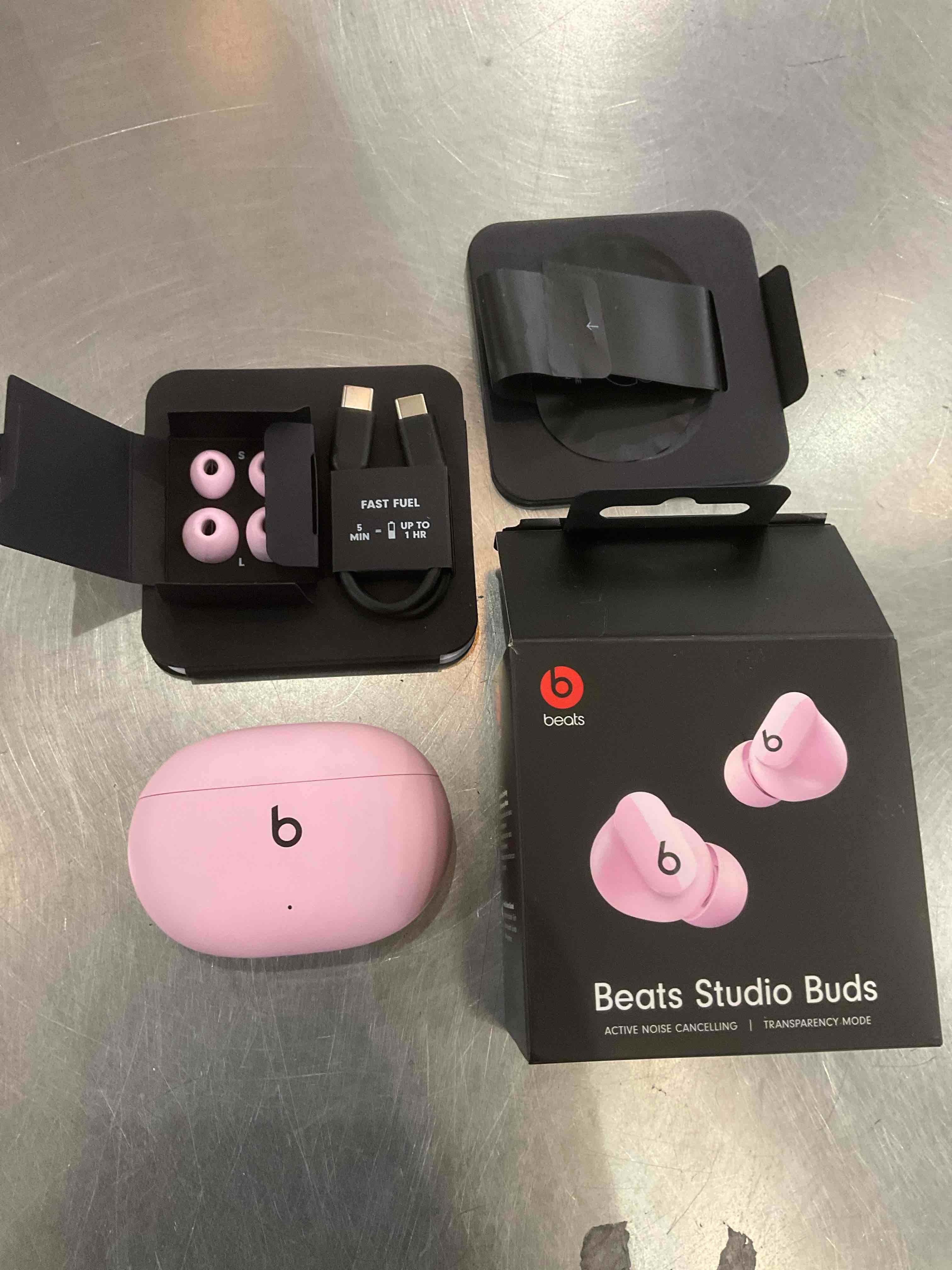 https://s3.amazonaws.com/lotting-images-prod/BargainHunt/EXS01022840_1707841166840.jpeg