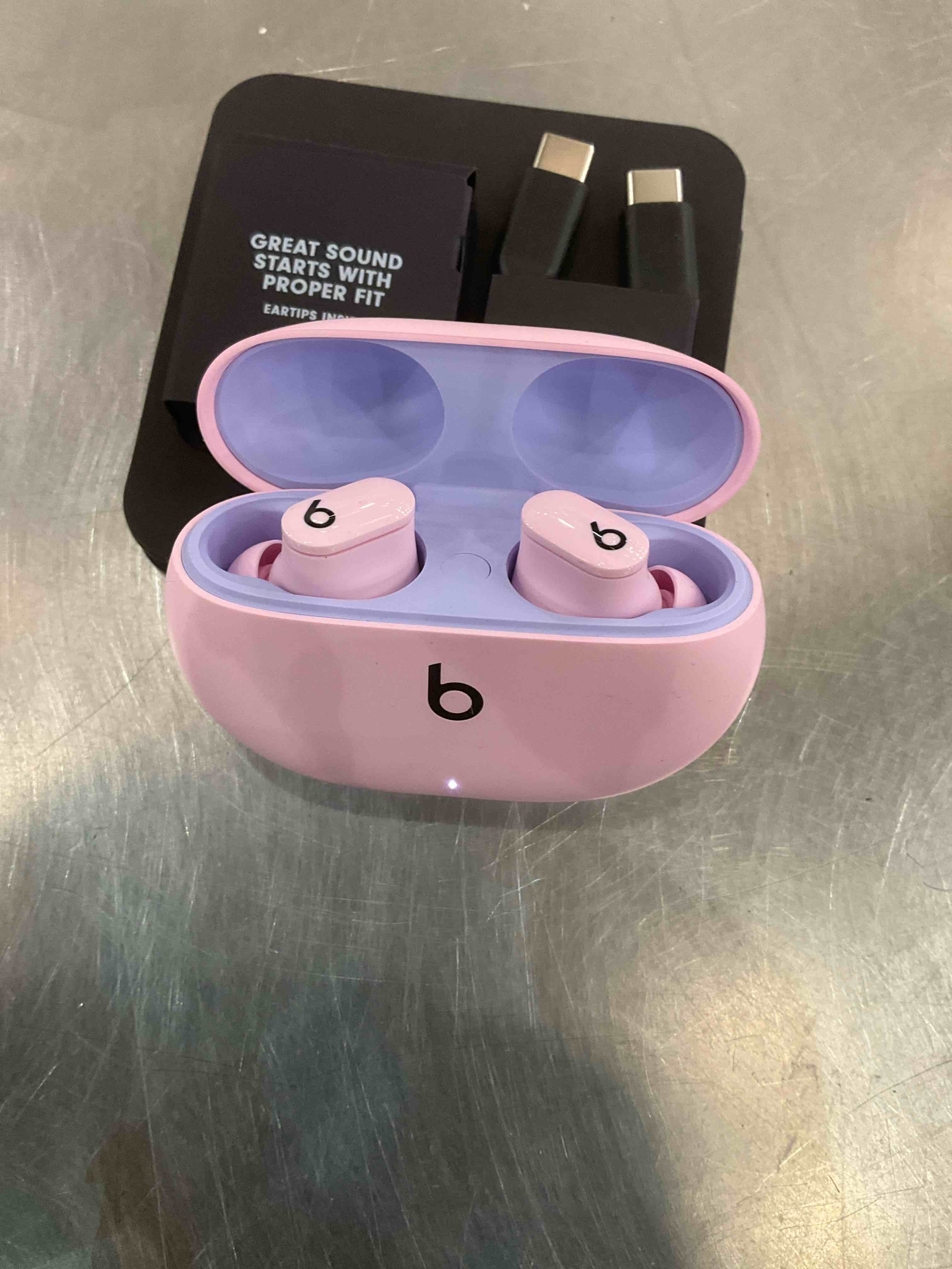 https://s3.amazonaws.com/lotting-images-prod/BargainHunt/EXS01022840_1707841229364.jpeg