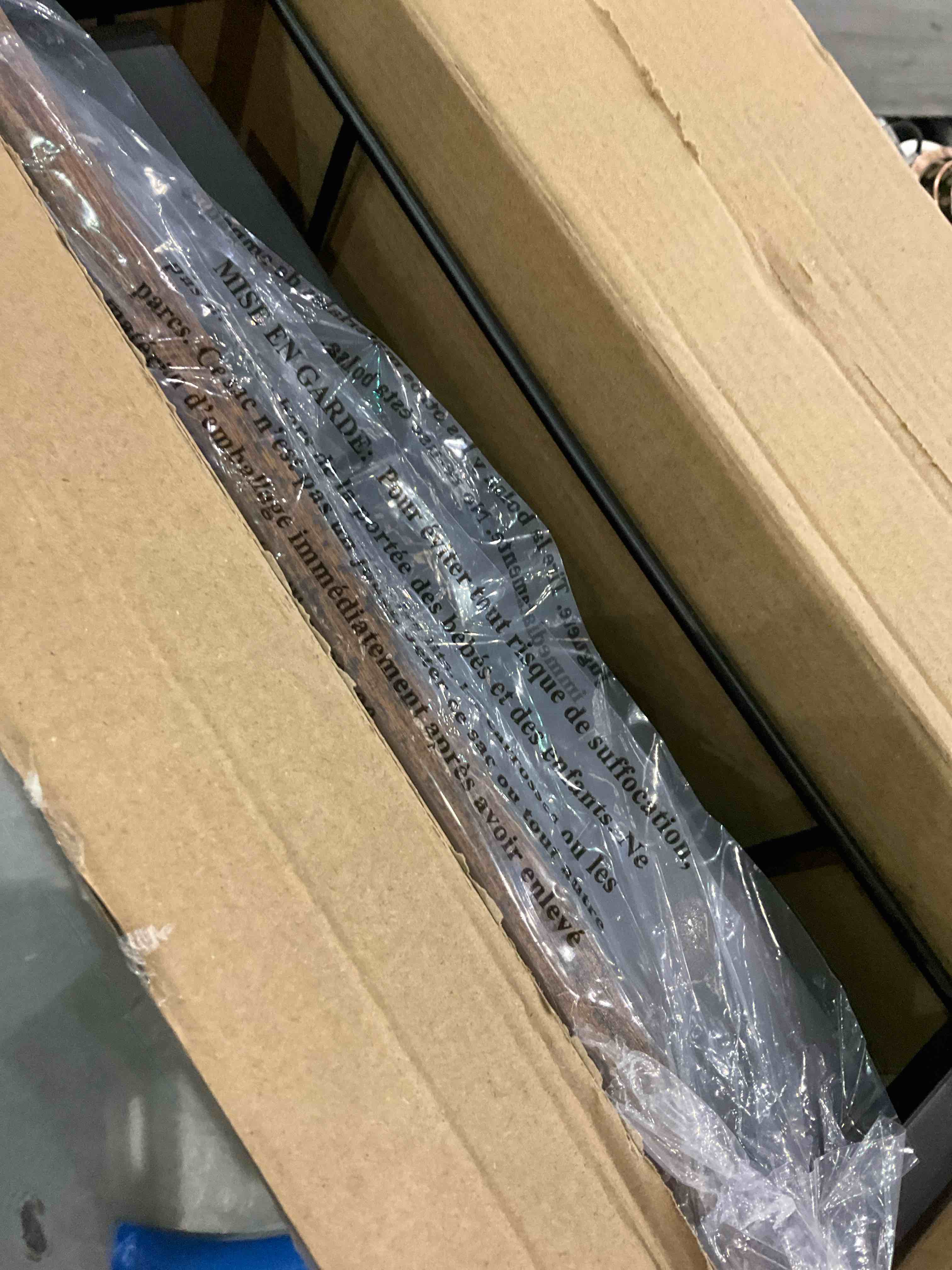 https://s3.amazonaws.com/lotting-images-prod/BargainHunt/EXS01023069_1707766101051.jpeg