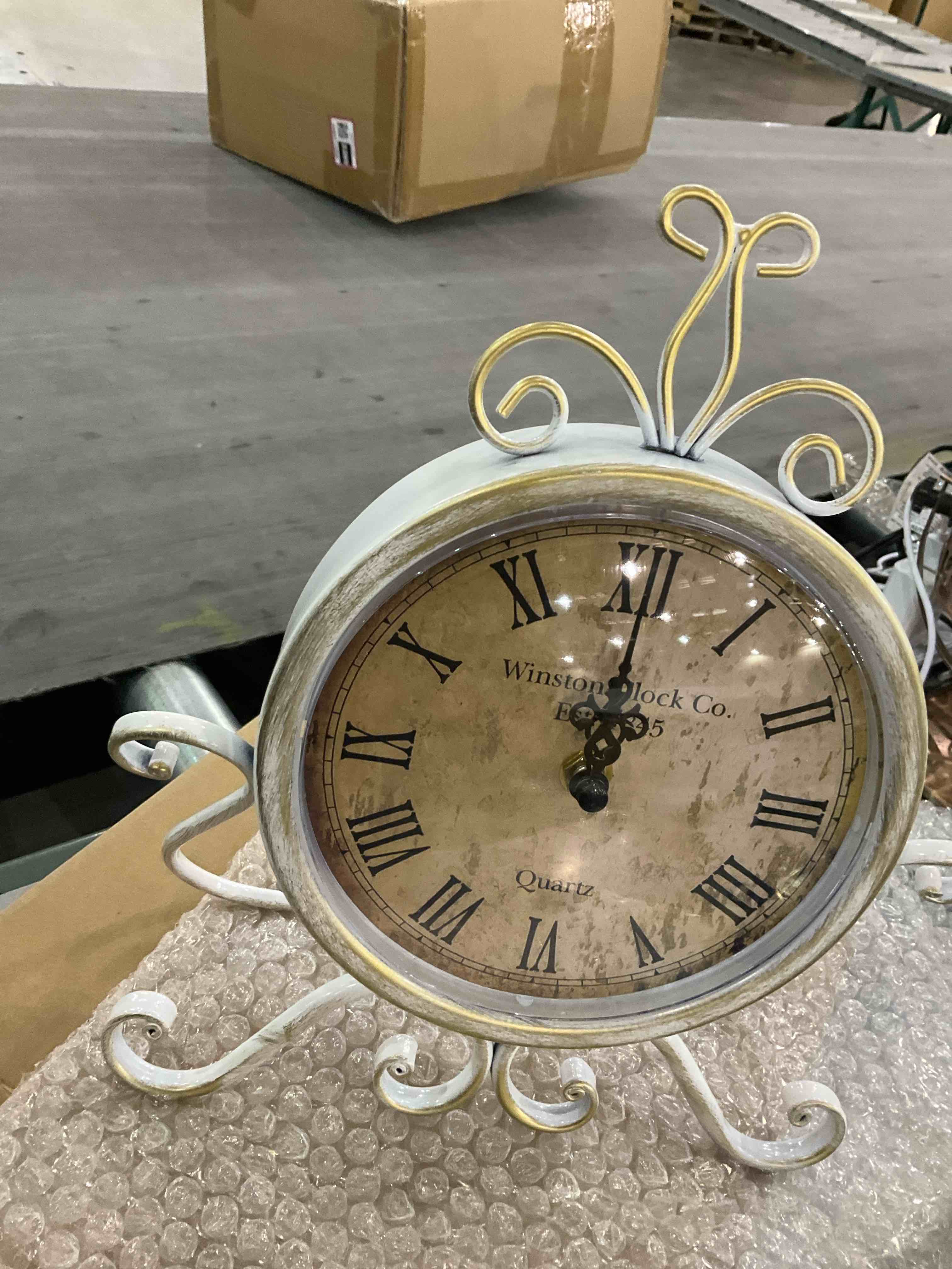 https://s3.amazonaws.com/lotting-images-prod/BargainHunt/EXS01023071_1707766409502.jpeg